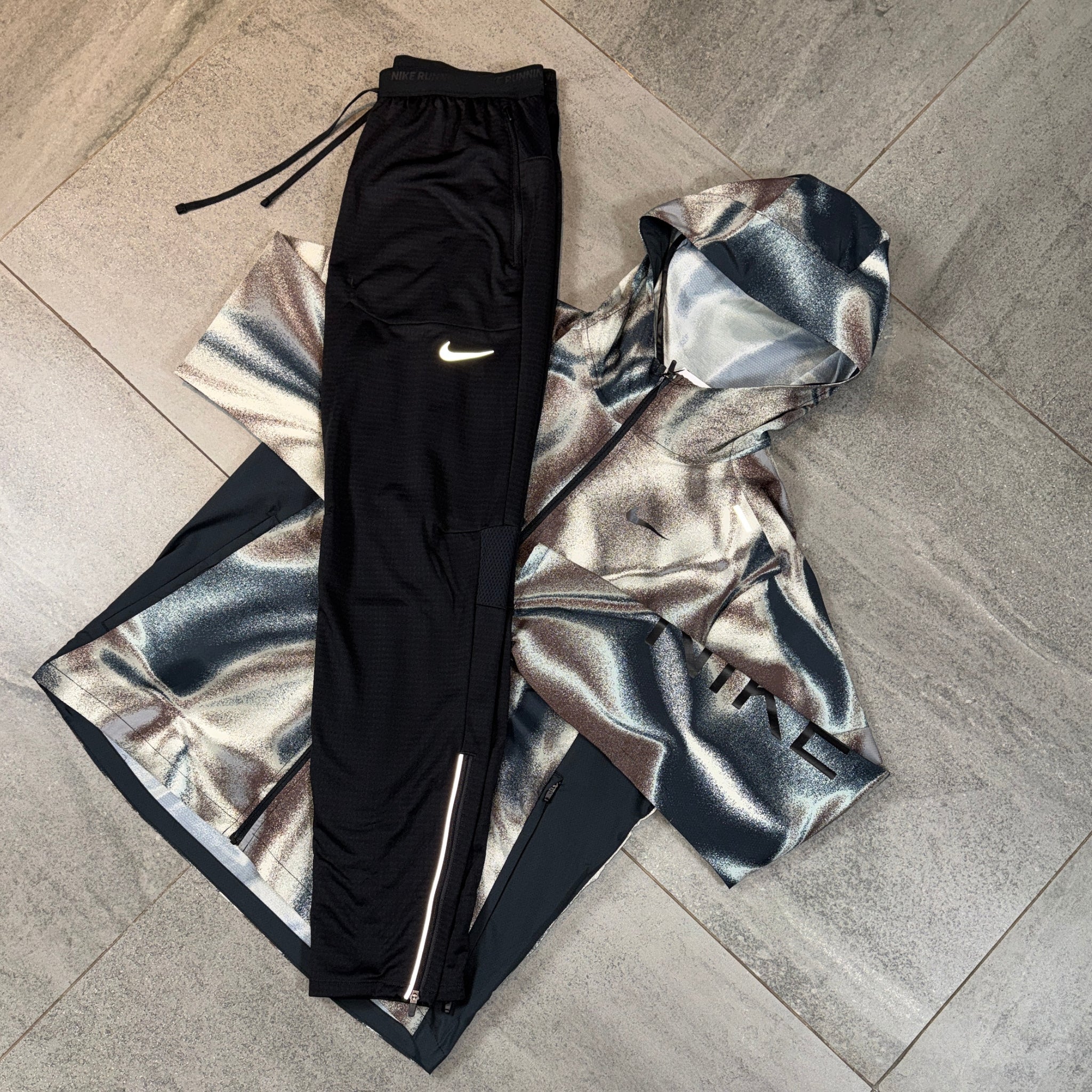 Nike Windrunner & Phenom Pants Set 'Metallic/Black'