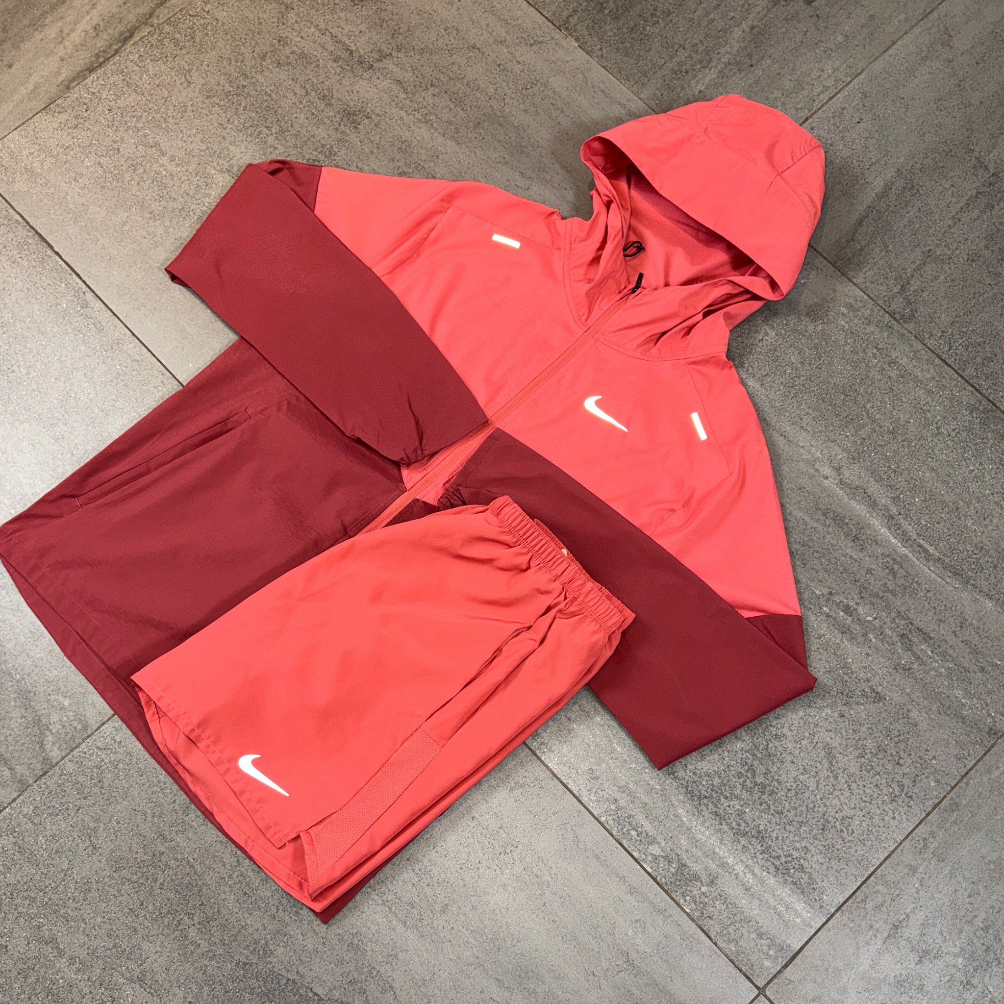 Nike Windrunner & Challenger Shorts Set 'Adobe'