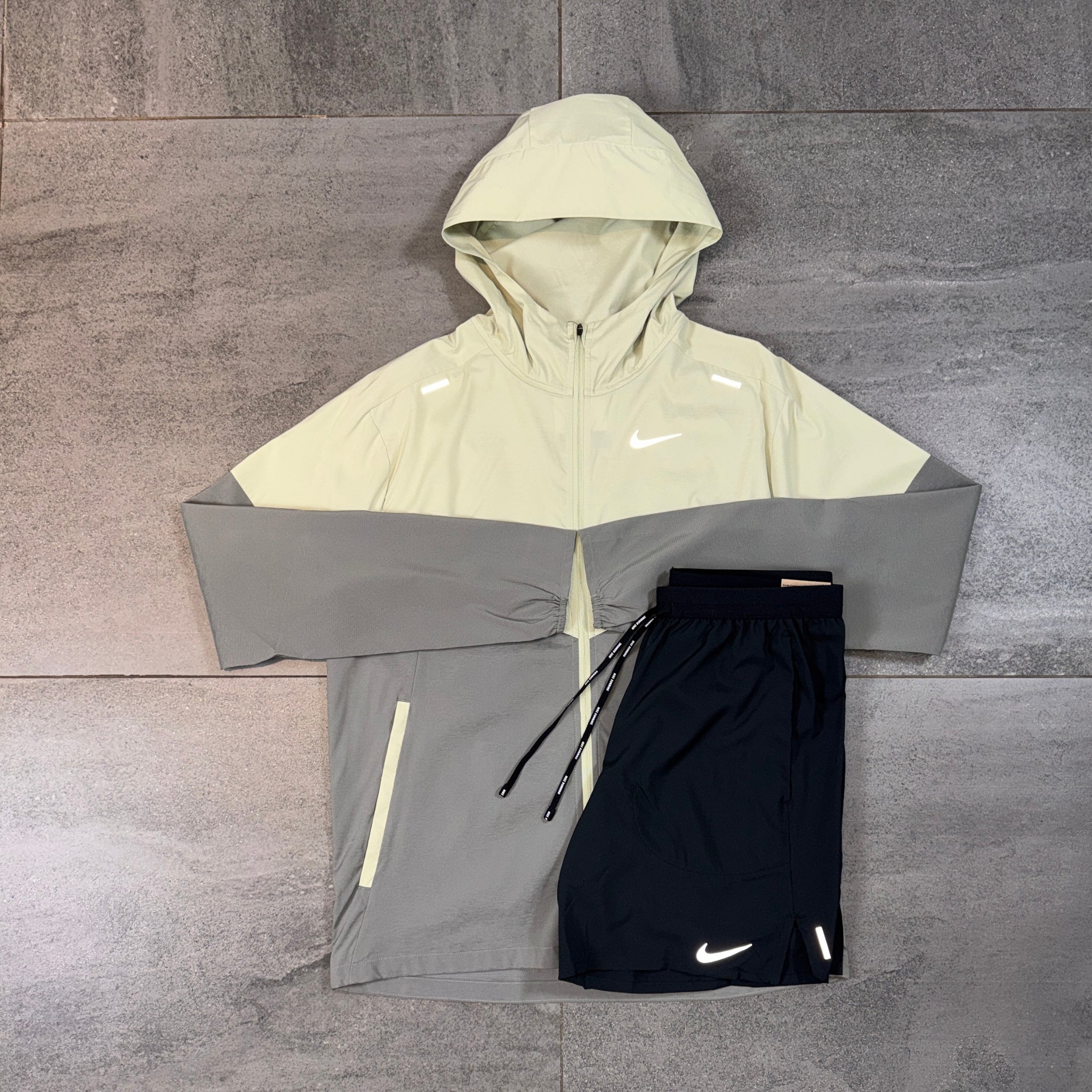 Nike Windrunner & Flex Shorts Set 'Olive Aura/Black'