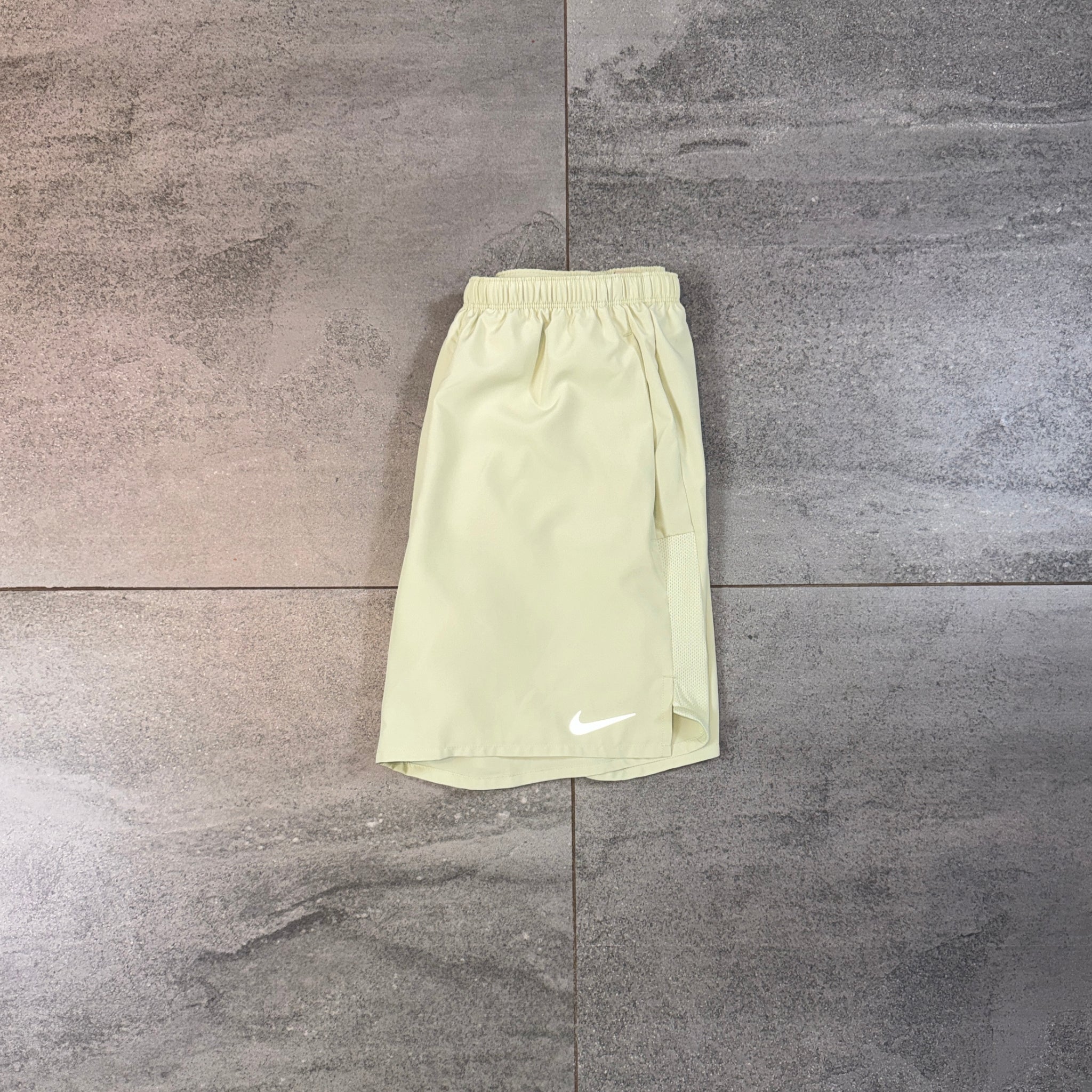 Nike Challenger Shorts 'Olive Aura'