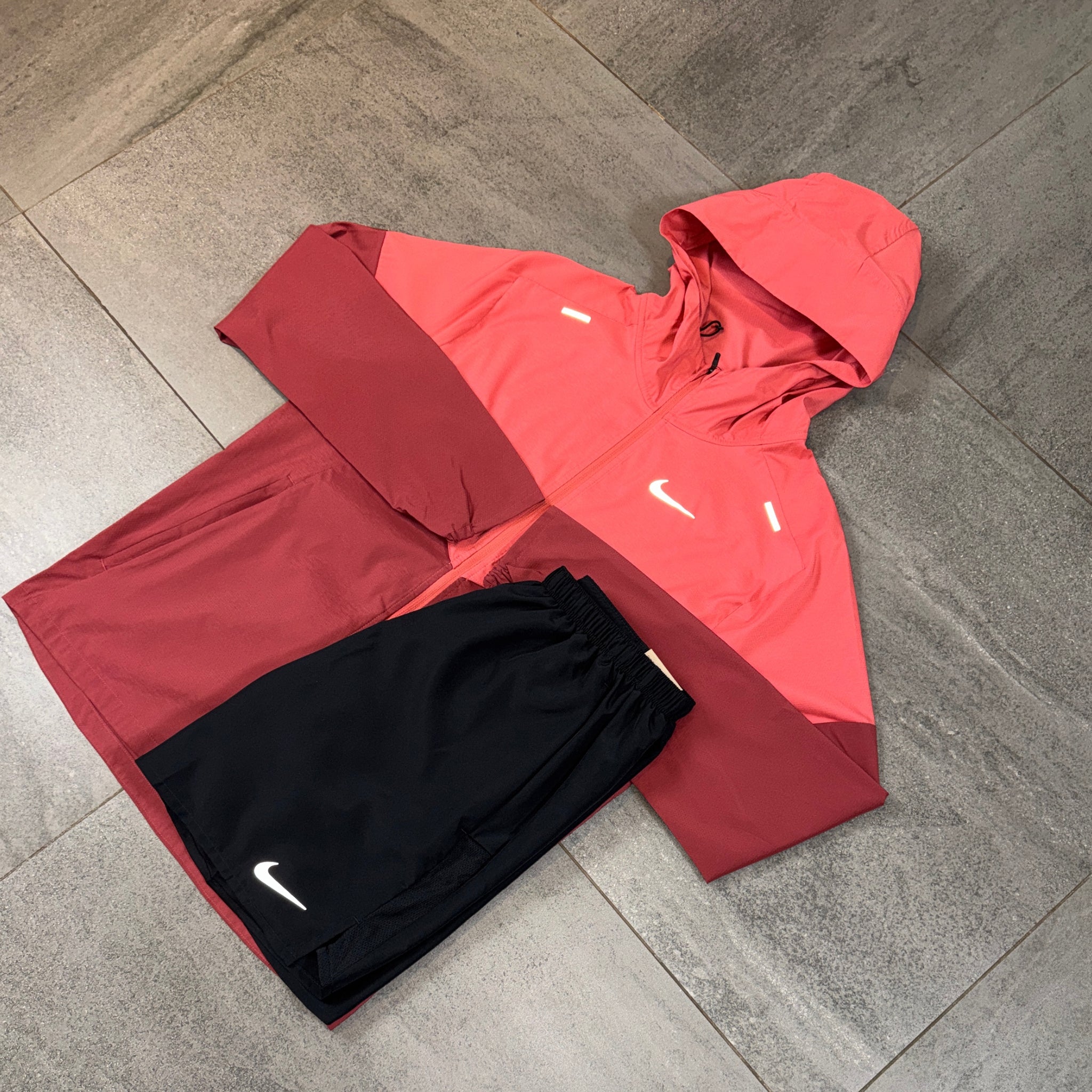 Nike Windrunner & Challenger Shorts Set 'Adobe/Black'