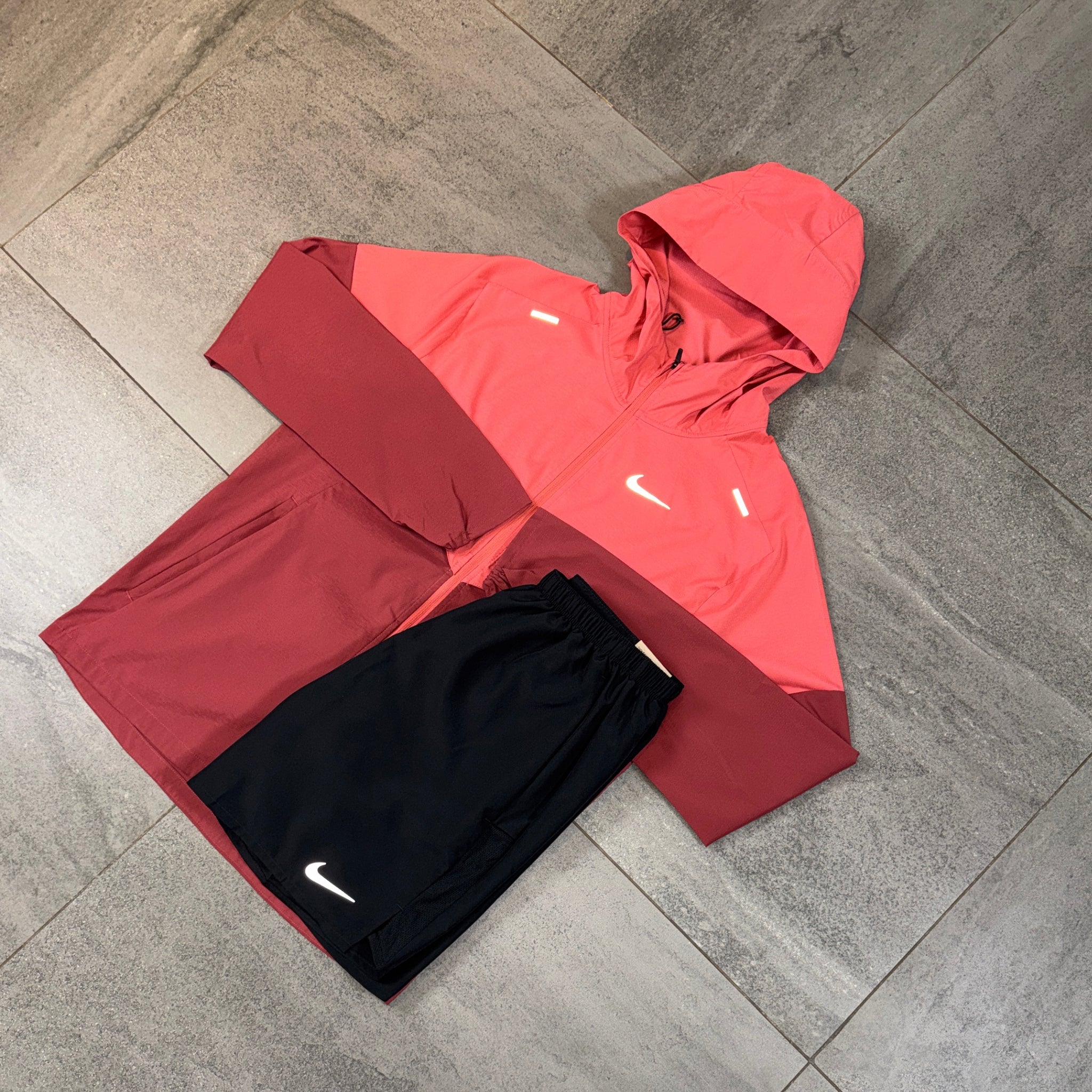 Nike Windrunner & Challenger Shorts Set 'Adobe/Black'