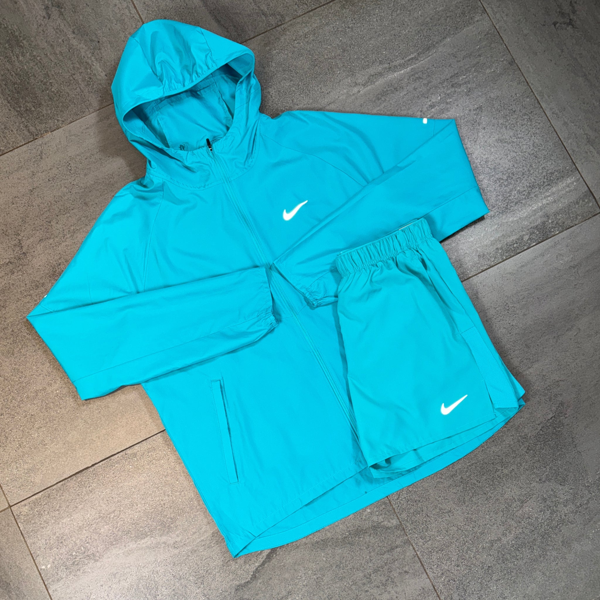 Nike Windrunner & Challenger Shorts Set 'Dusty Cactus'