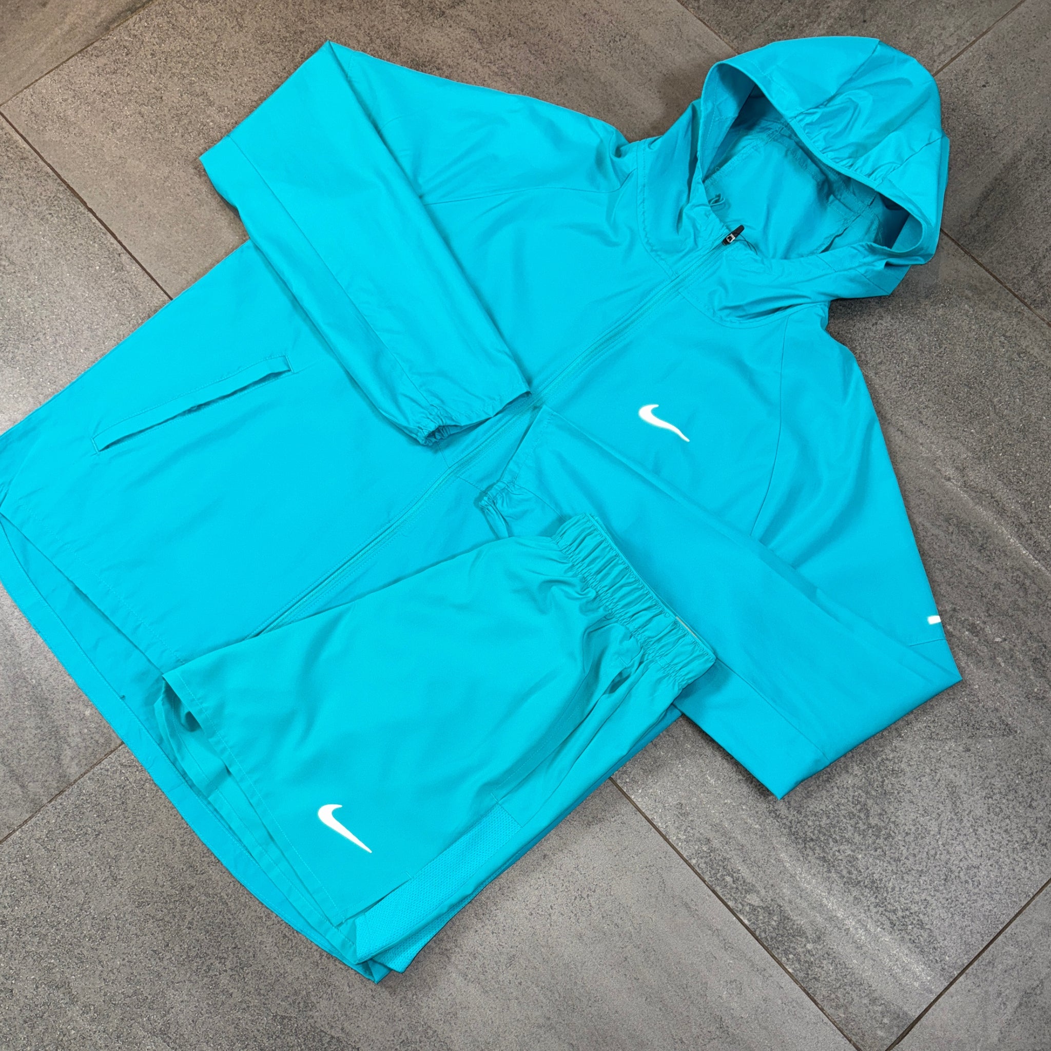Nike Windrunner & Challenger Shorts Set 'Dusty Cactus'