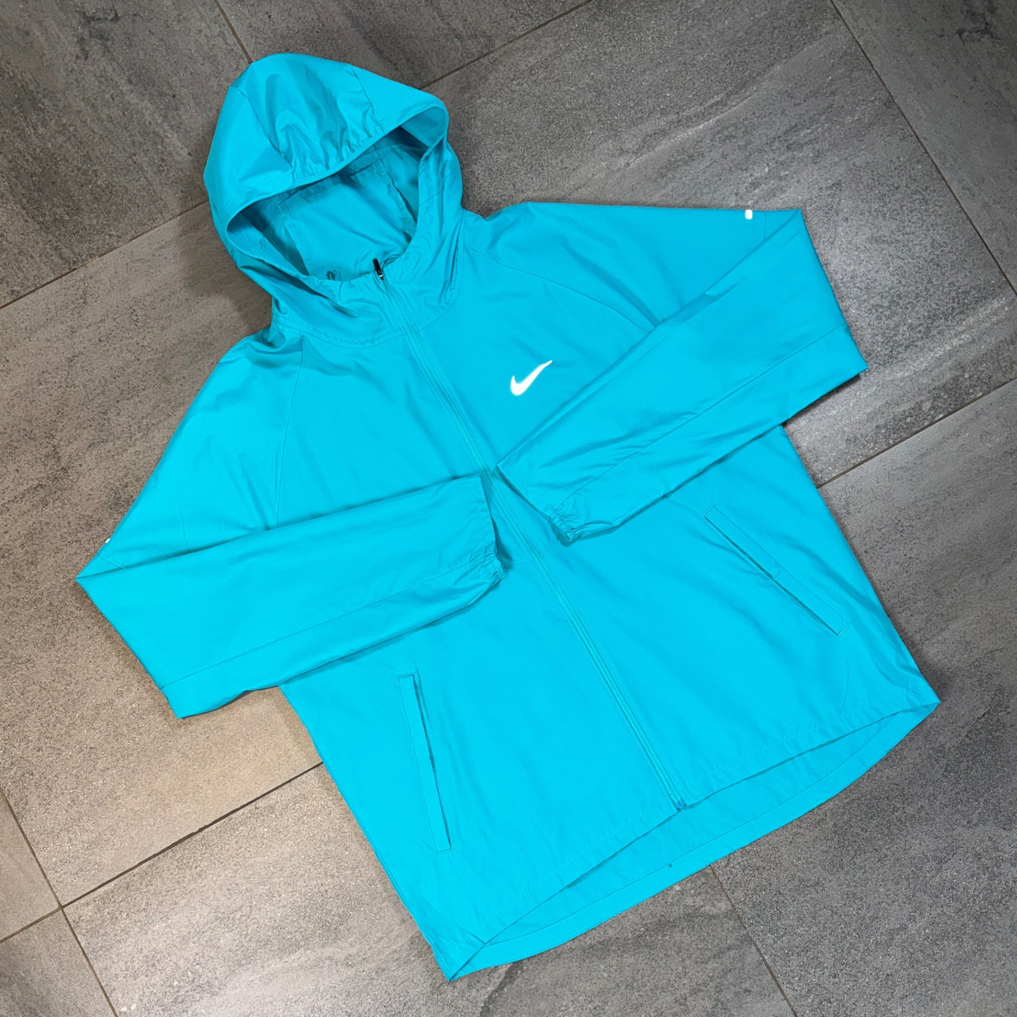 Nike Windrunner & Challenger Shorts Set 'Dusty Cactus/Black'