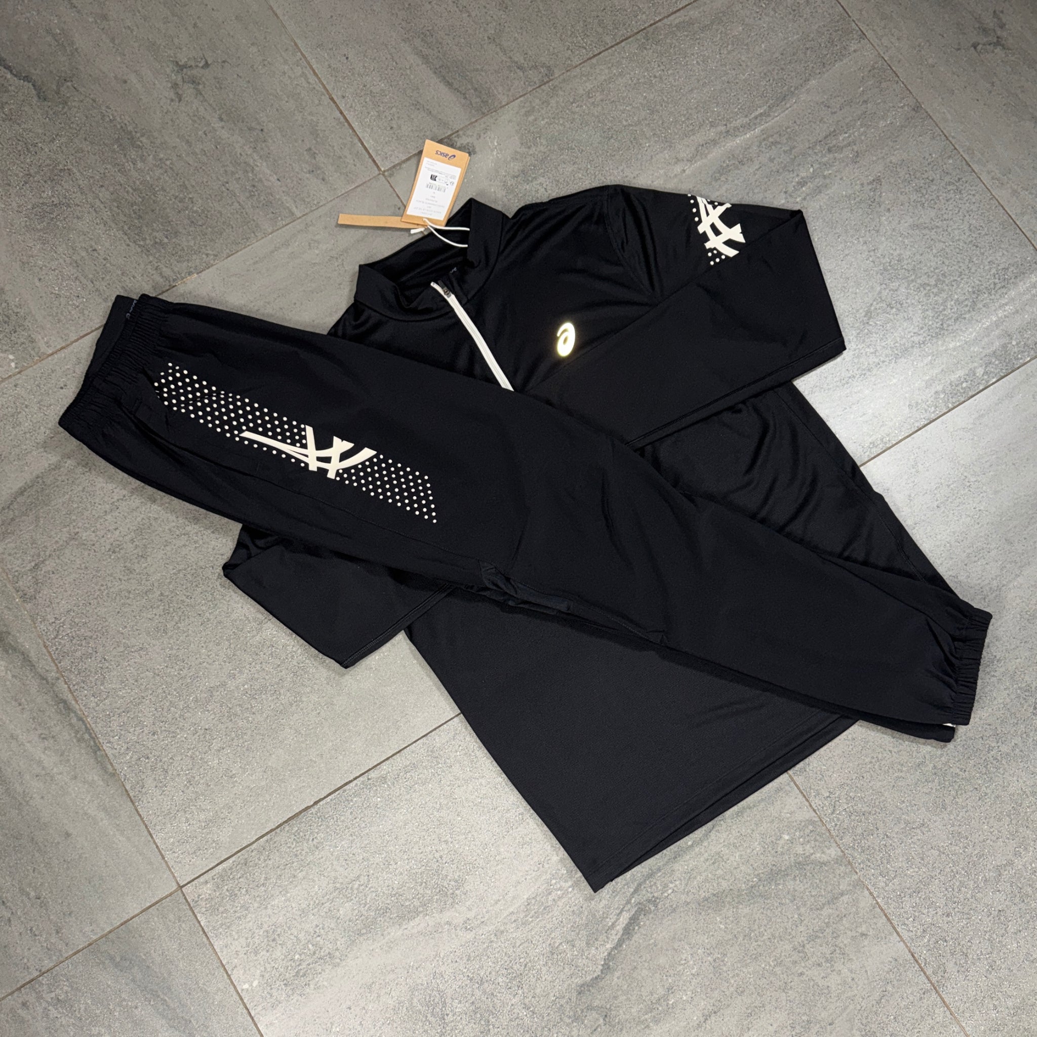 Asics Icon 1/4 Running Top & Pants Set 'Black'