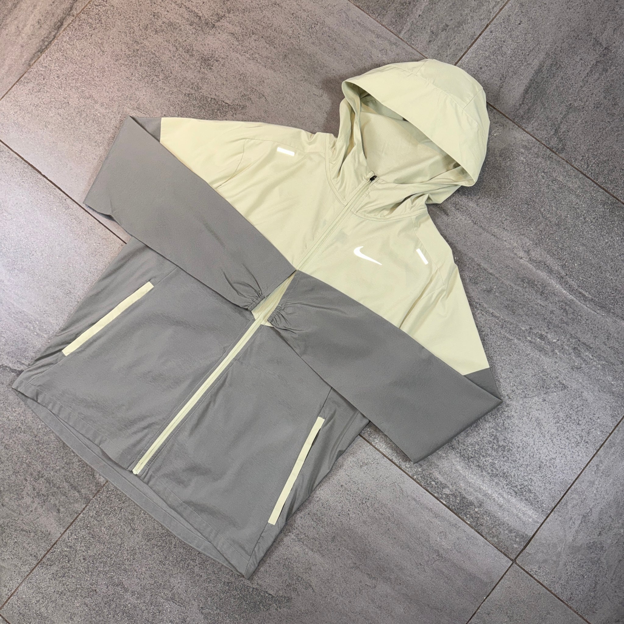 Nike Windrunner Jacket 'Olive Aura'