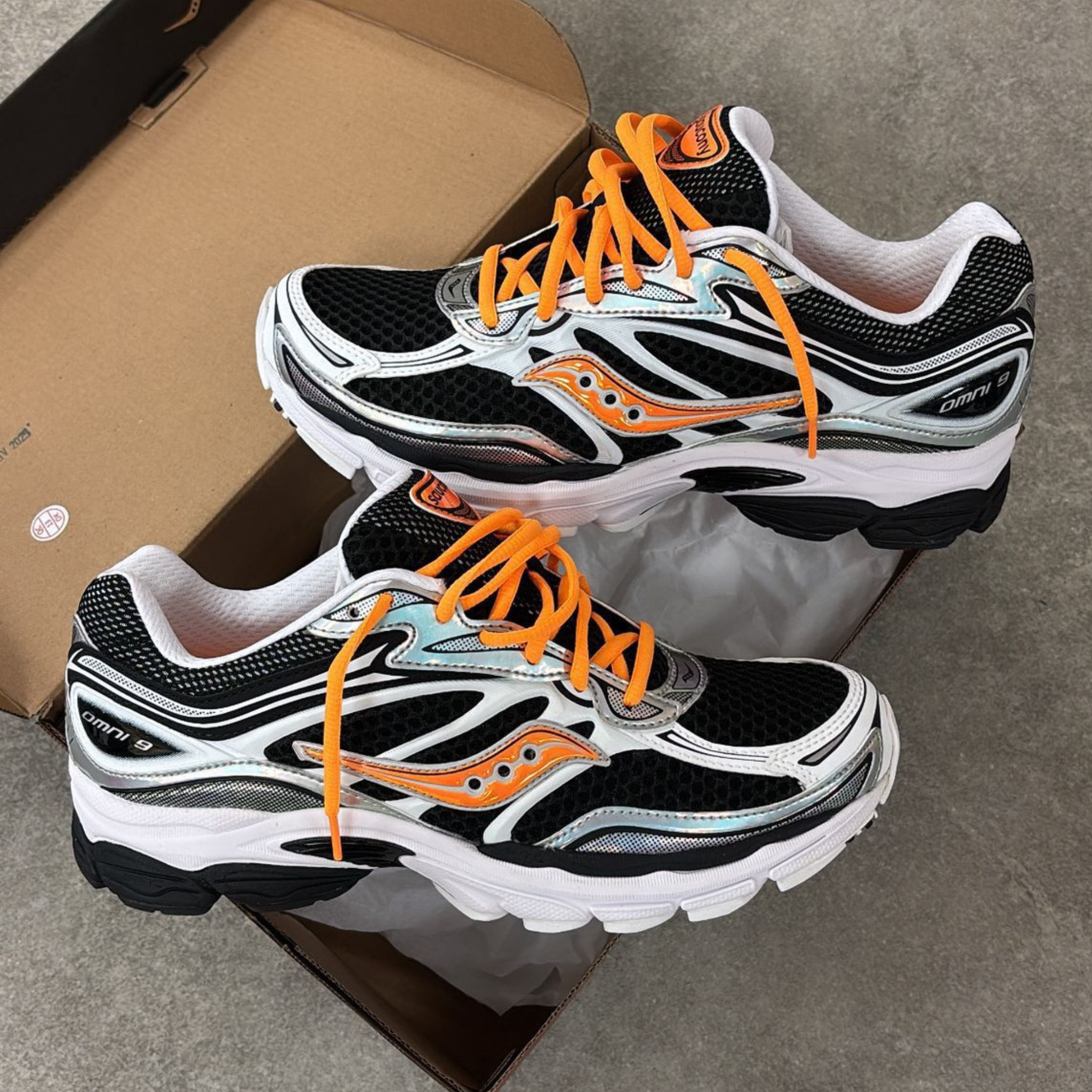 Saucony ProGrid Omni 9 'White Orange'
