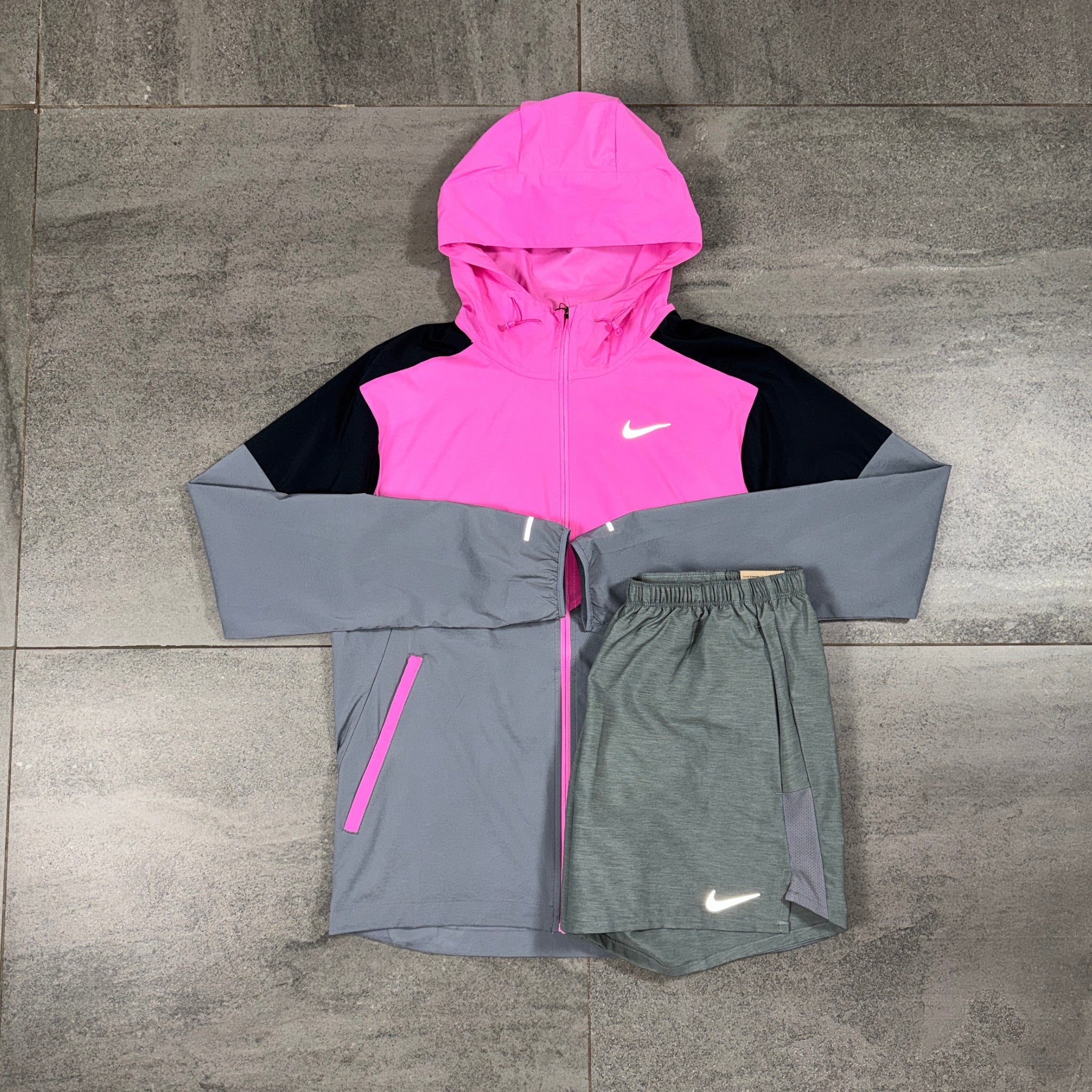 Nike Windrunner & Challenger Shorts Set 'Playful Pink/Grey'