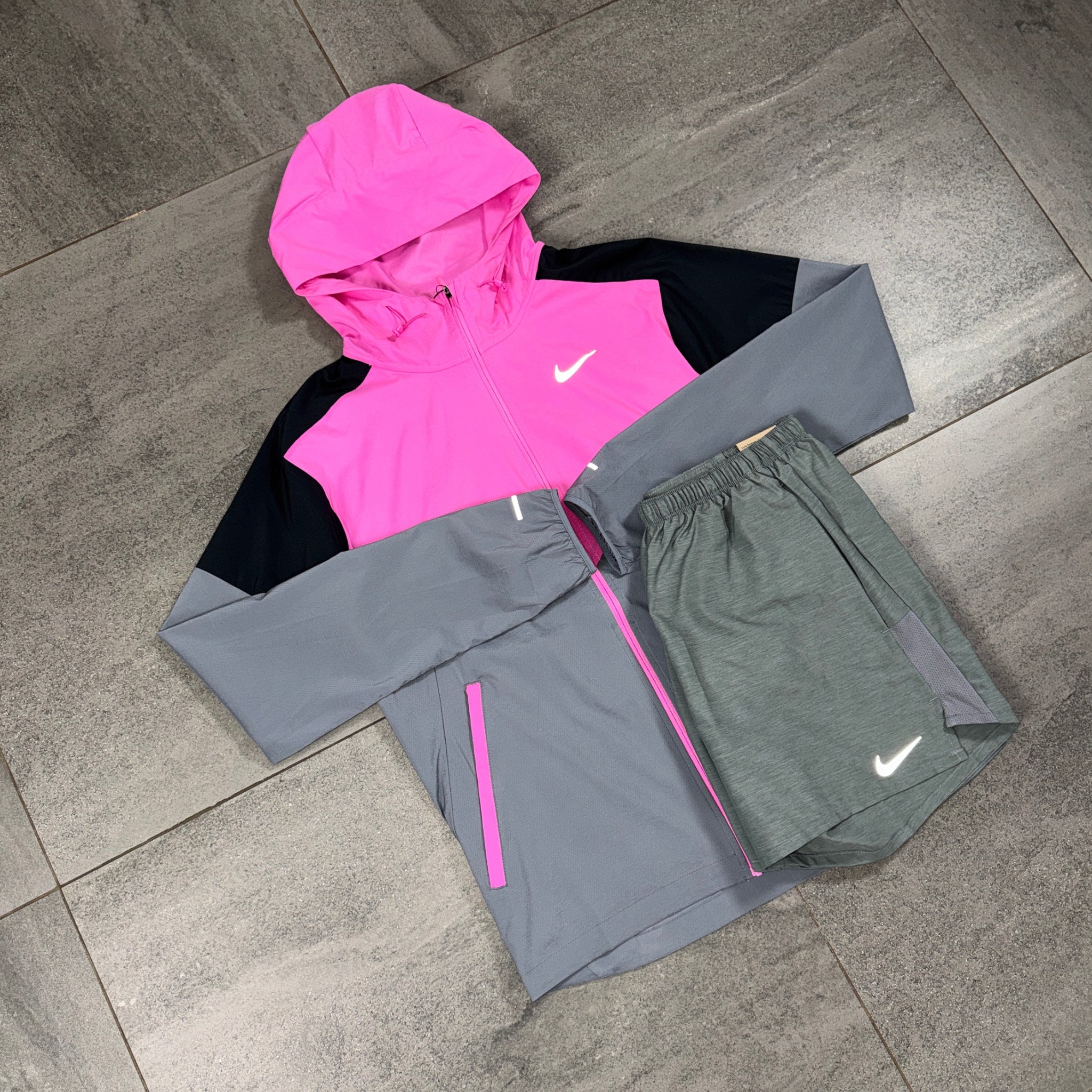 Nike Windrunner & Challenger Shorts Set 'Playful Pink/Grey'