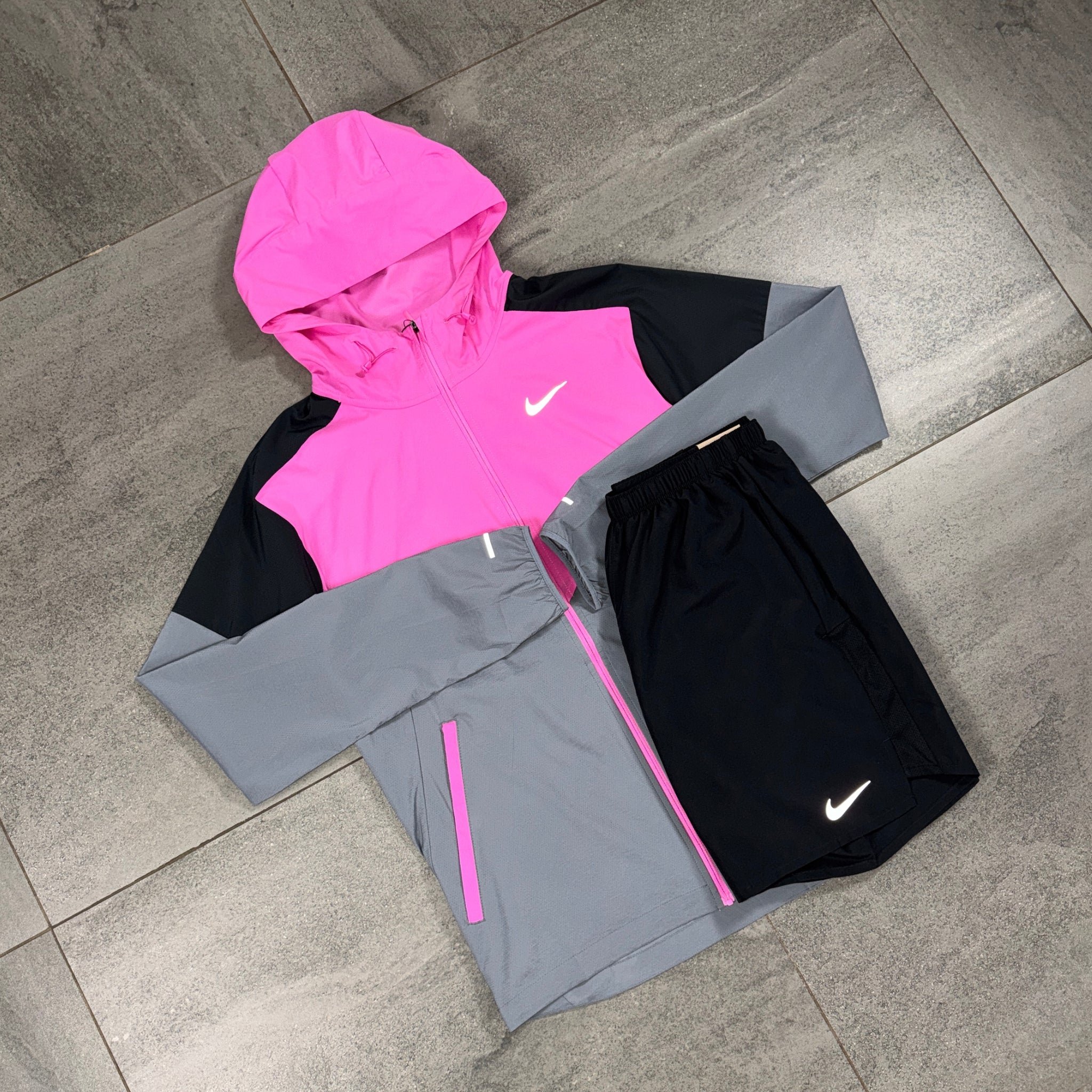 Nike Windrunner & Challenger Shorts Set 'Playful Pink/Black'