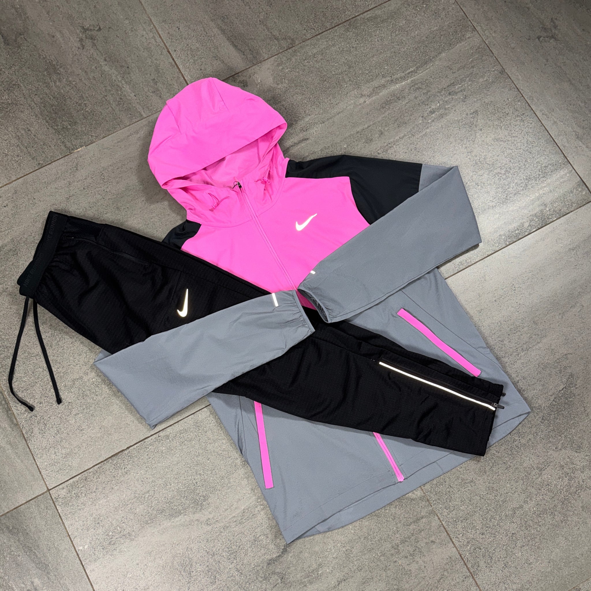 Nike Windrunner & Phenom Pants Set 'Playful Pink/Black'