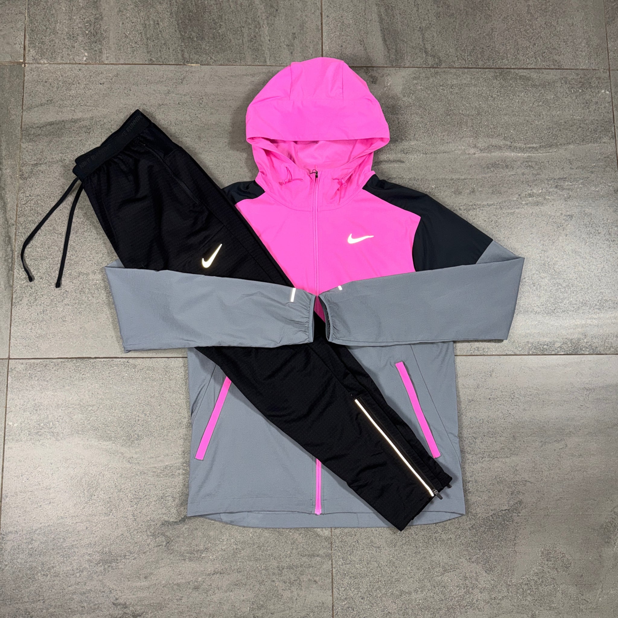 Nike Windrunner & Phenom Pants Set 'Playful Pink/Black'