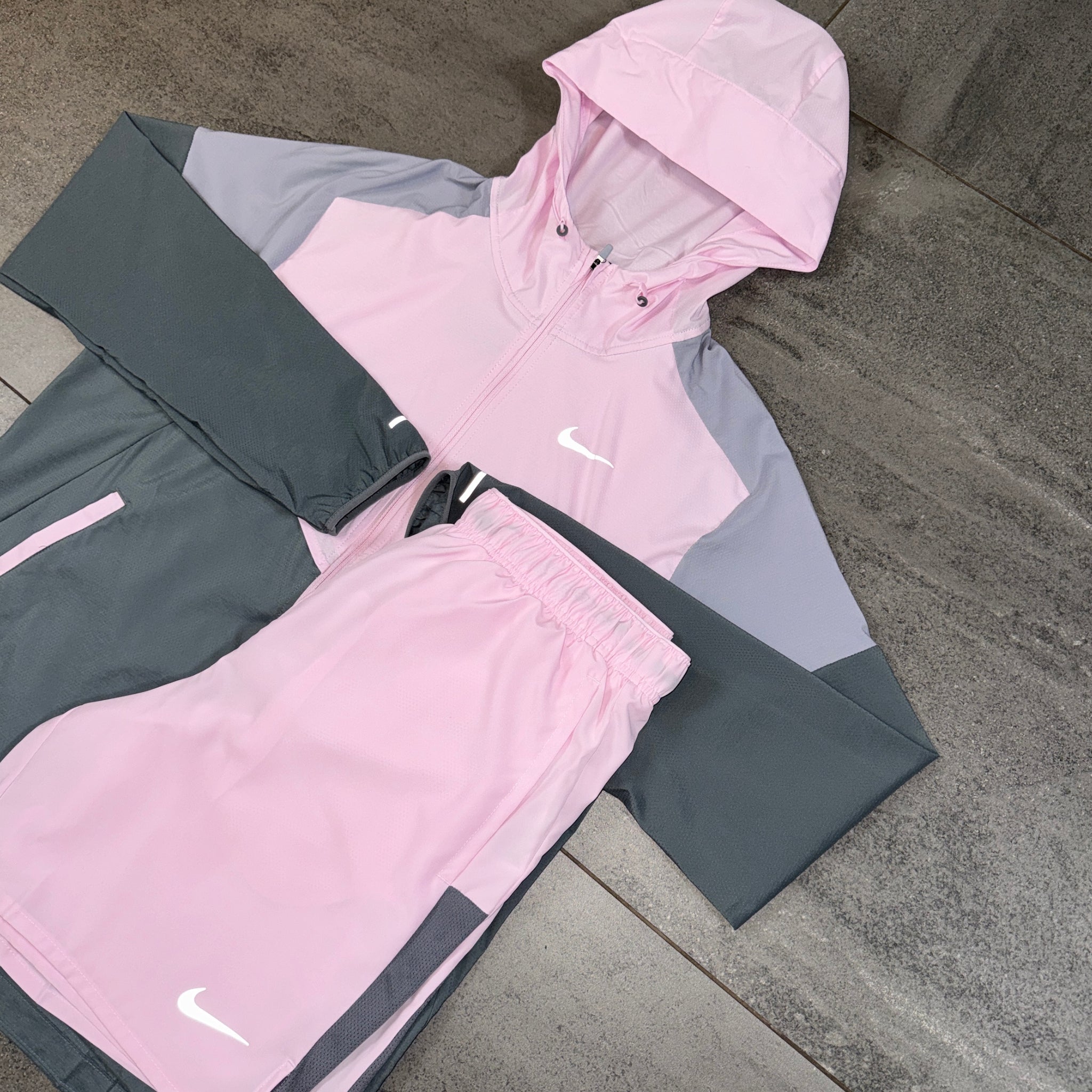 Nike Windrunner & Challenger Shorts Set 'Pink Foam'