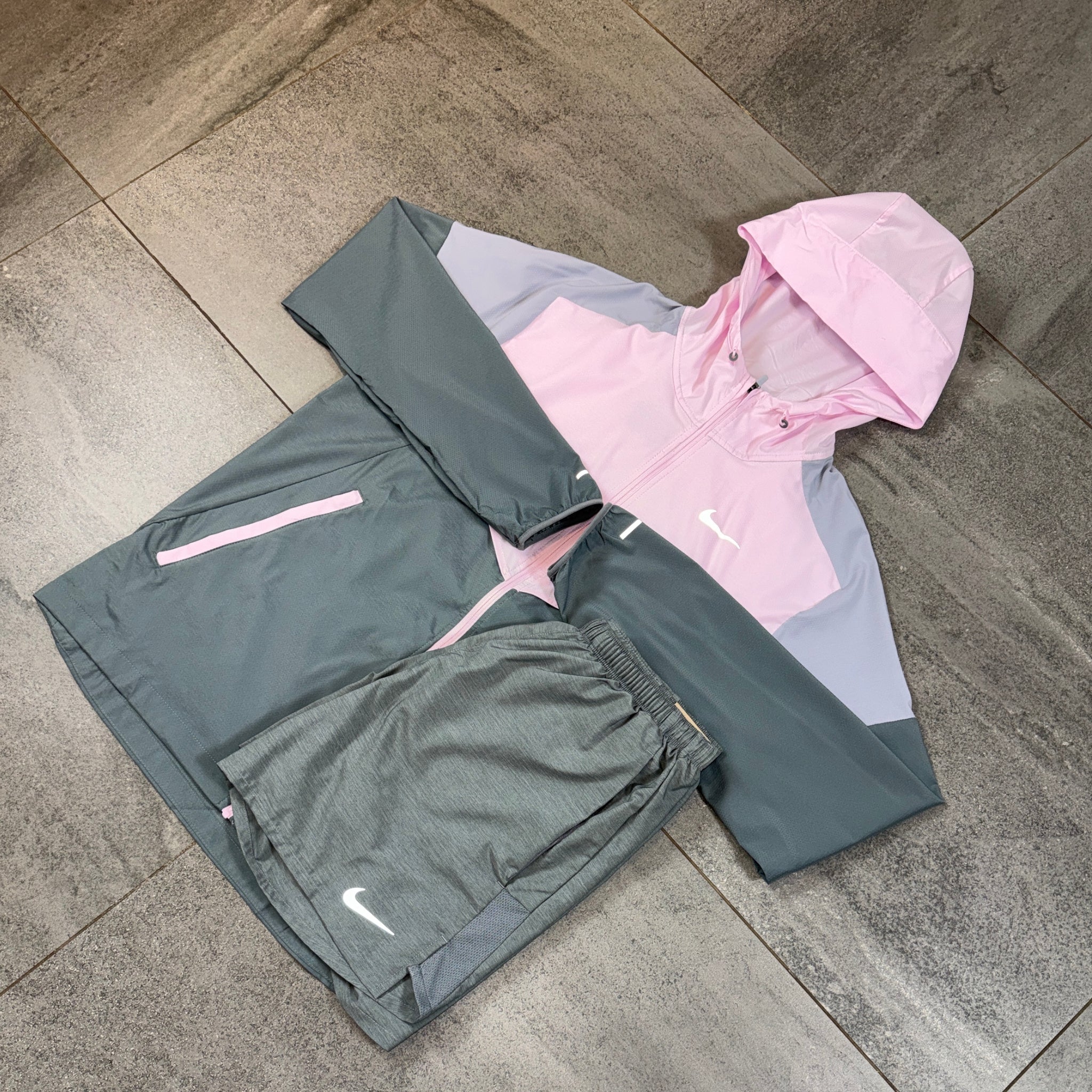 Nike Windrunner & Challenger Shorts Set 'Pink Foam/Grey'