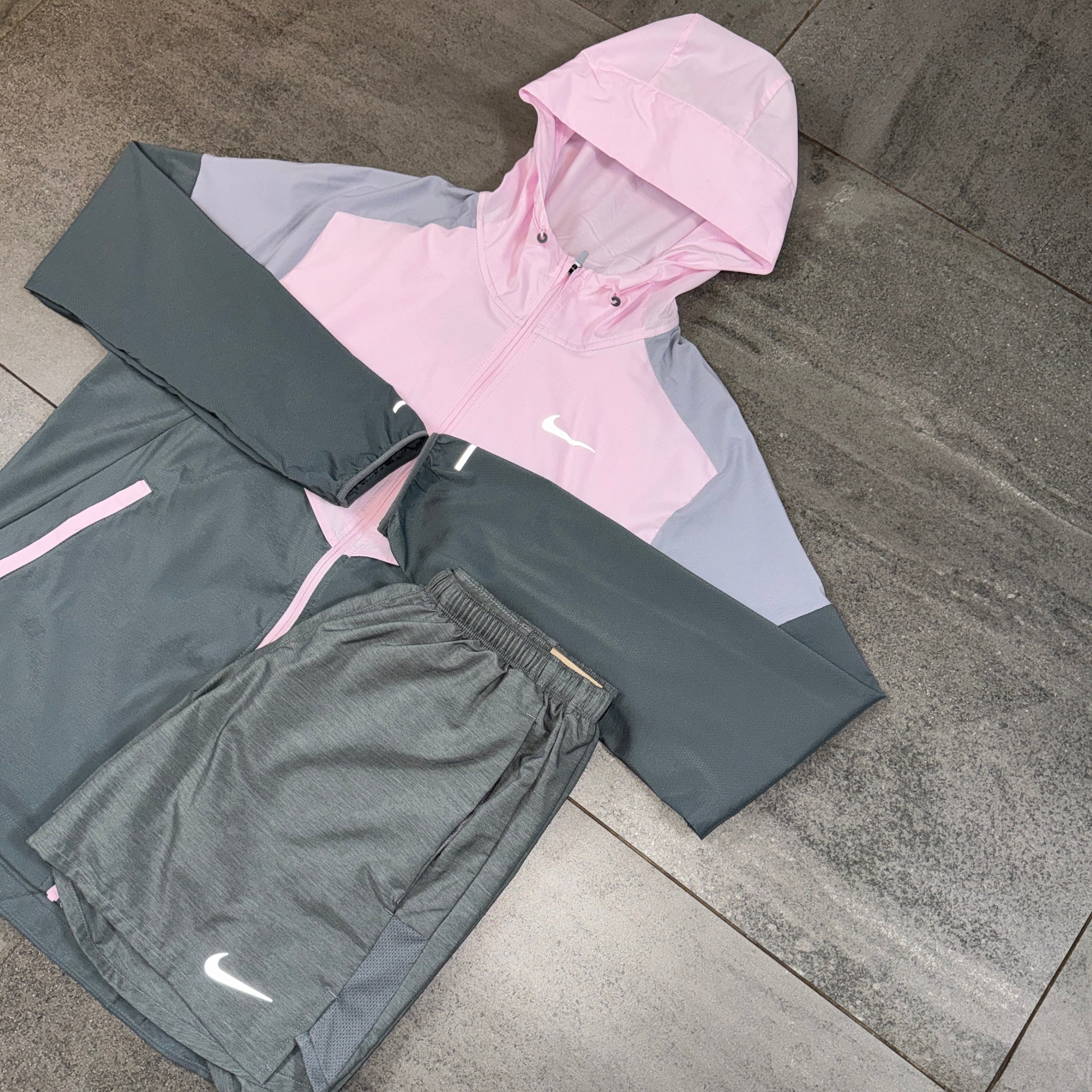 Nike Windrunner & Challenger Shorts Set 'Pink Foam/Grey'