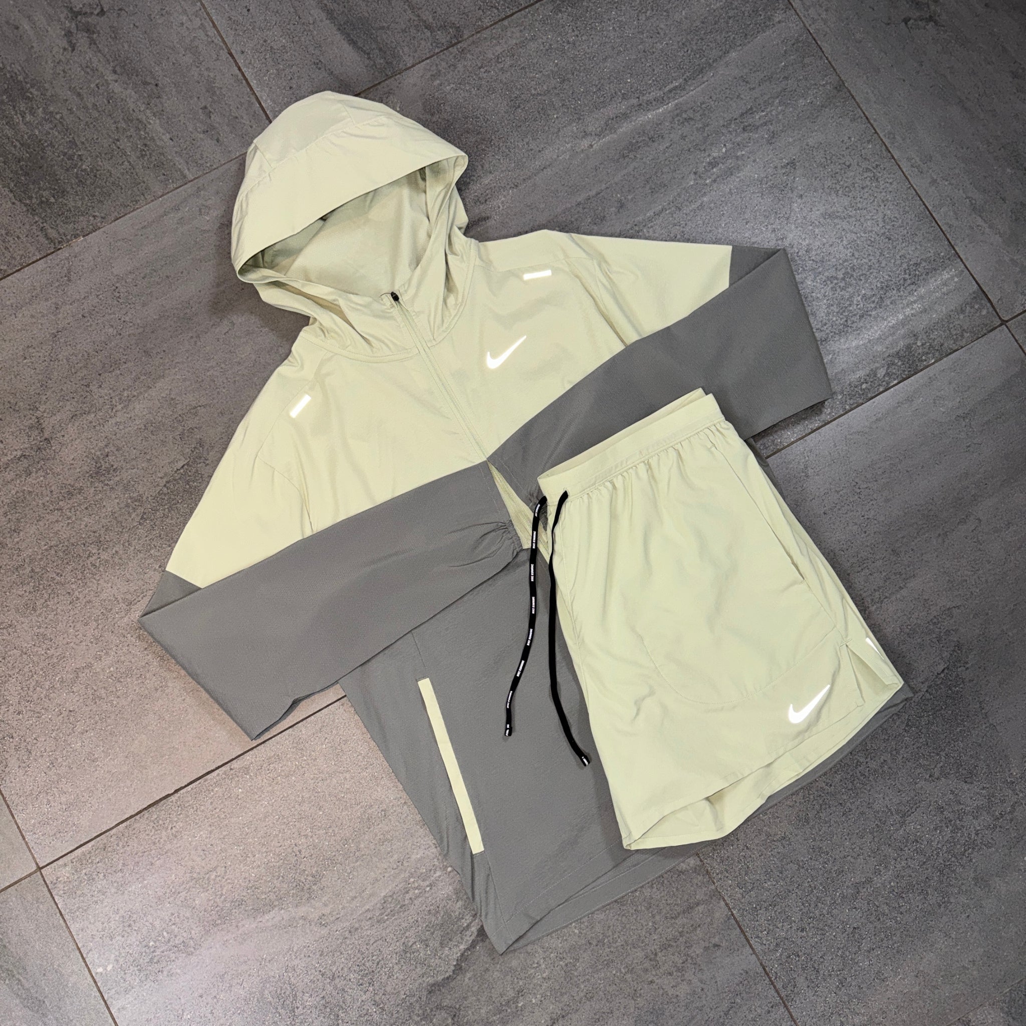 Nike Windrunner & Flex Shorts Set 'Olive Aura'