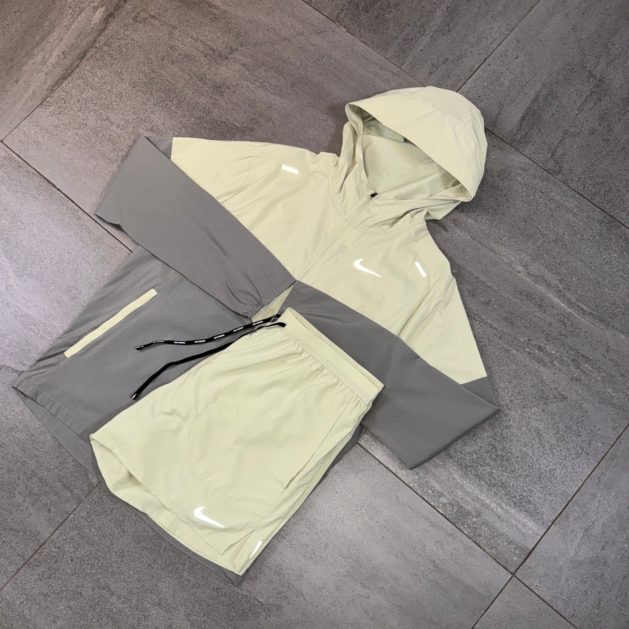 Nike Windrunner & Flex Shorts Set 'Olive Aura'