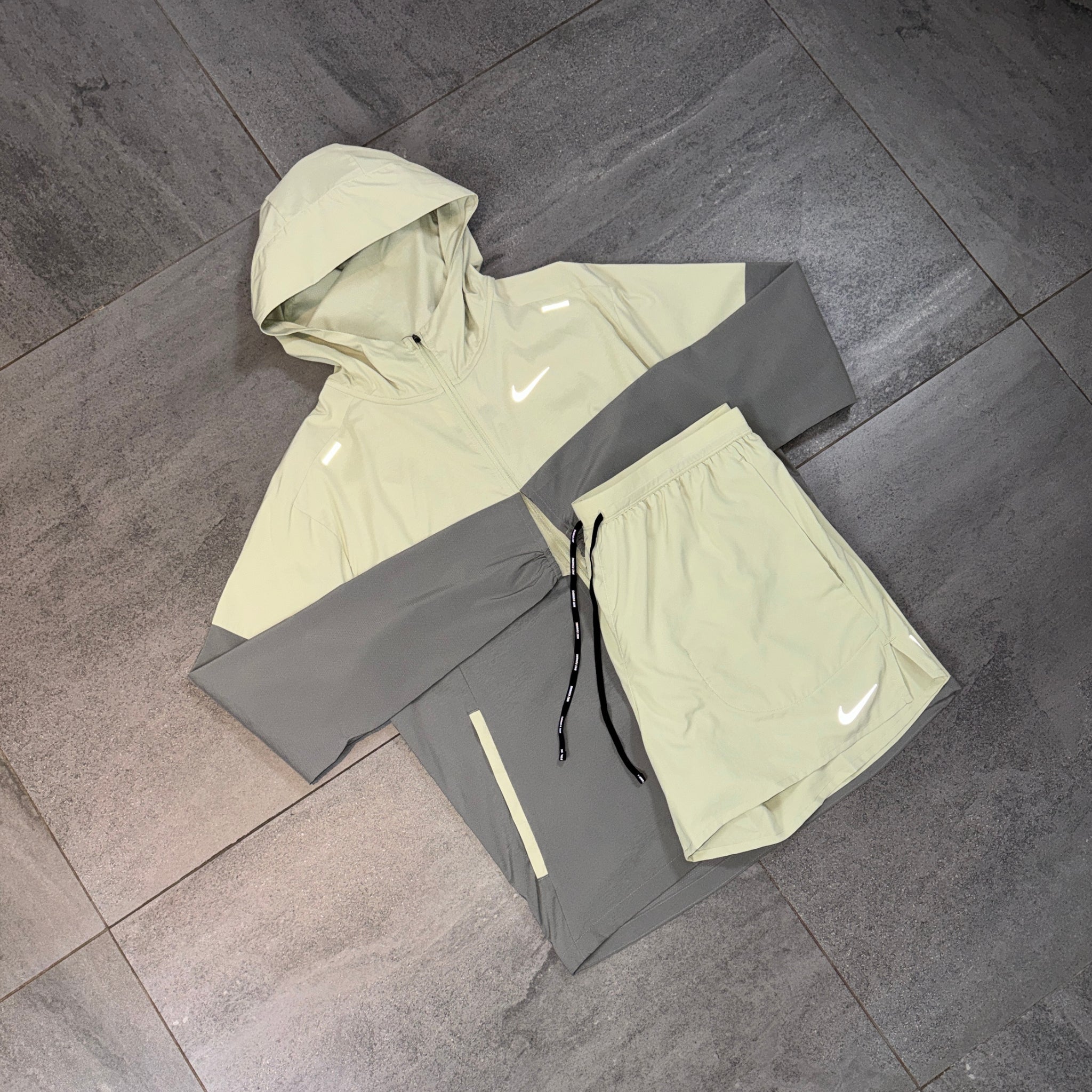 Nike Windrunner & Flex Shorts Set 'Olive Aura'