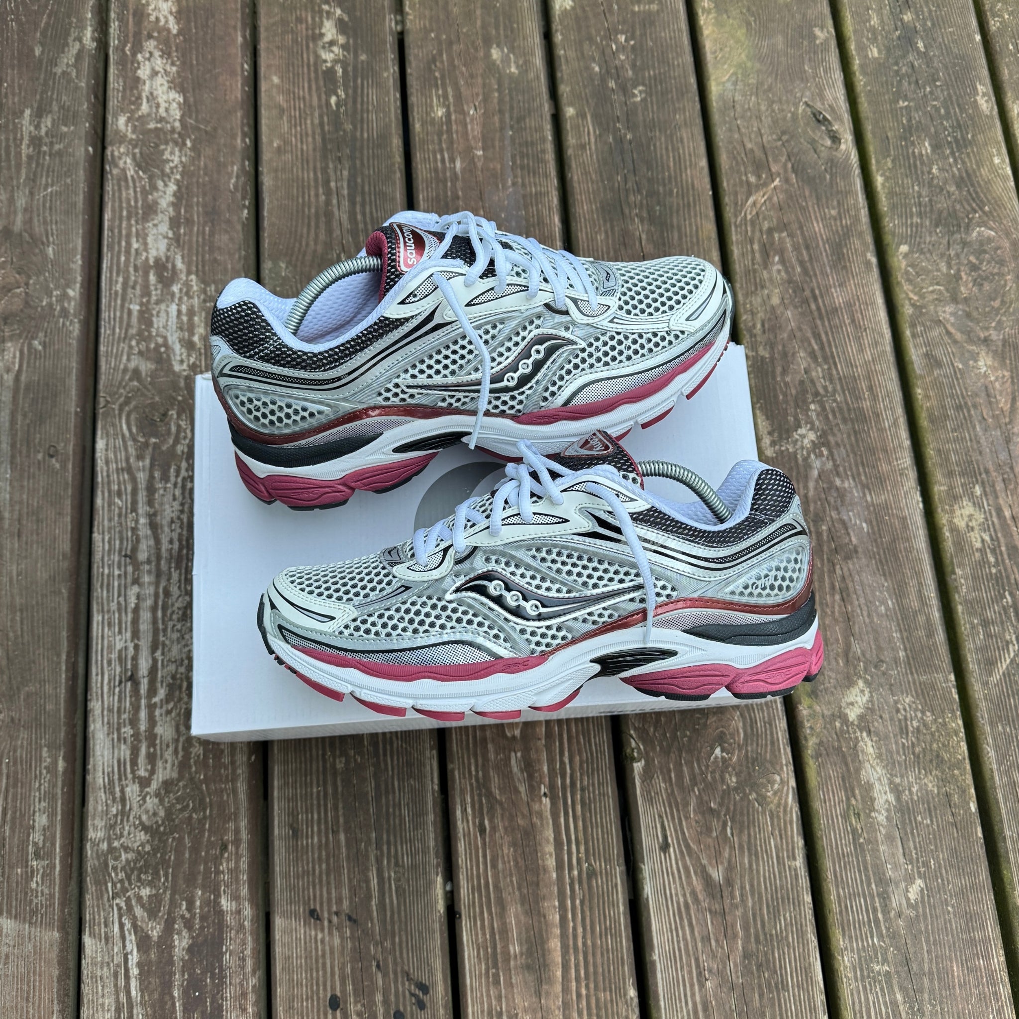 Saucony ProGrid Omni 9 'White Silver Red'