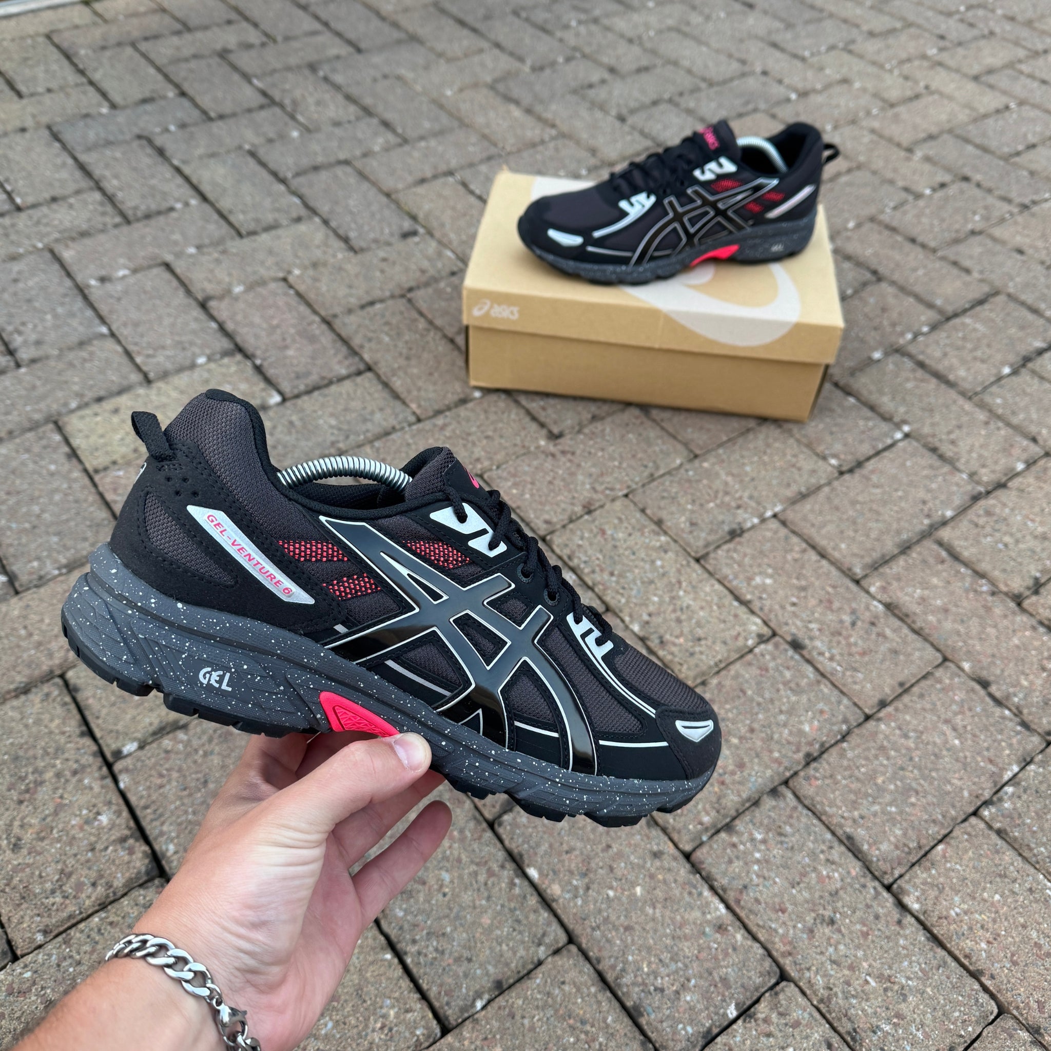 ASICS Gel-Venture 6 'Black/Red'