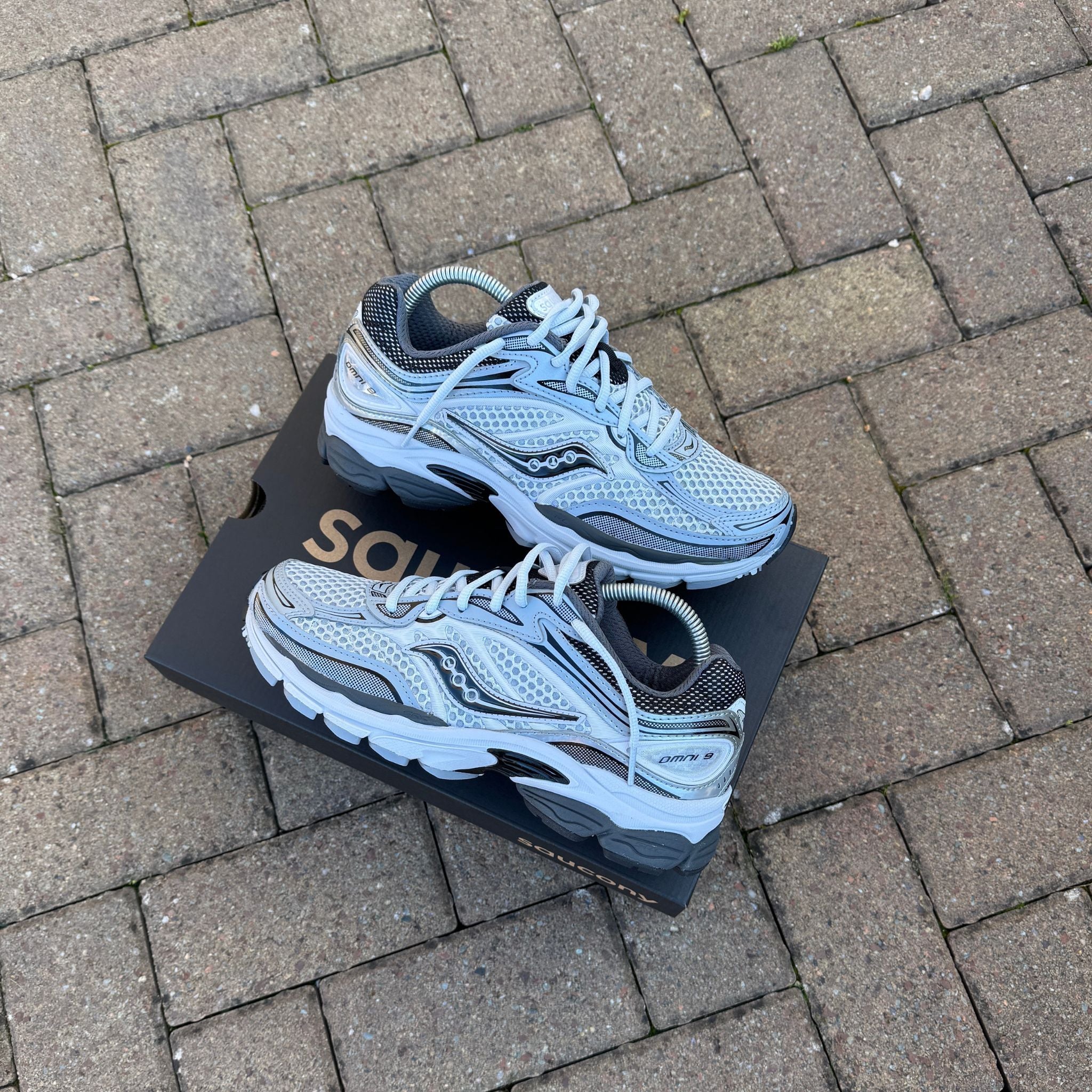 Saucony ProGrid Omni 9 'Microchip'