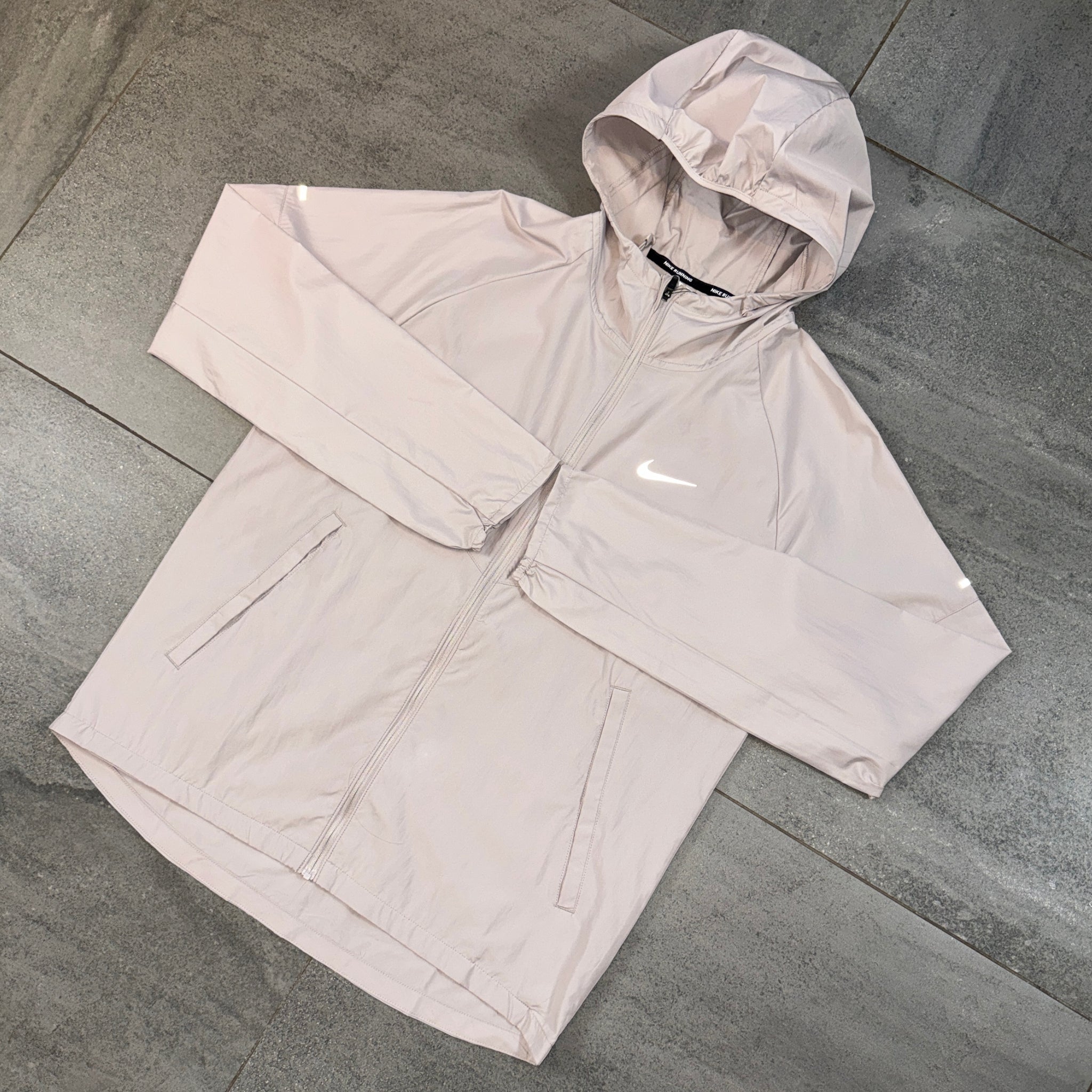 Nike Windrunner & Challenger Shorts Set 'Cream/Black'