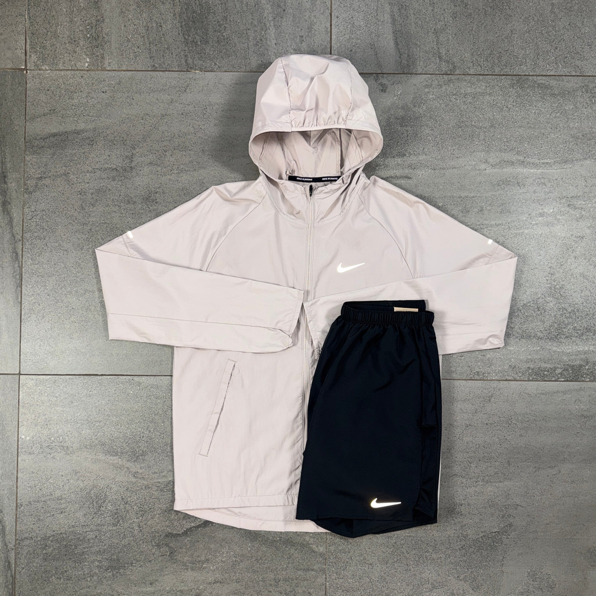 Nike Windrunner & Challenger Shorts Set 'Cream/Black'