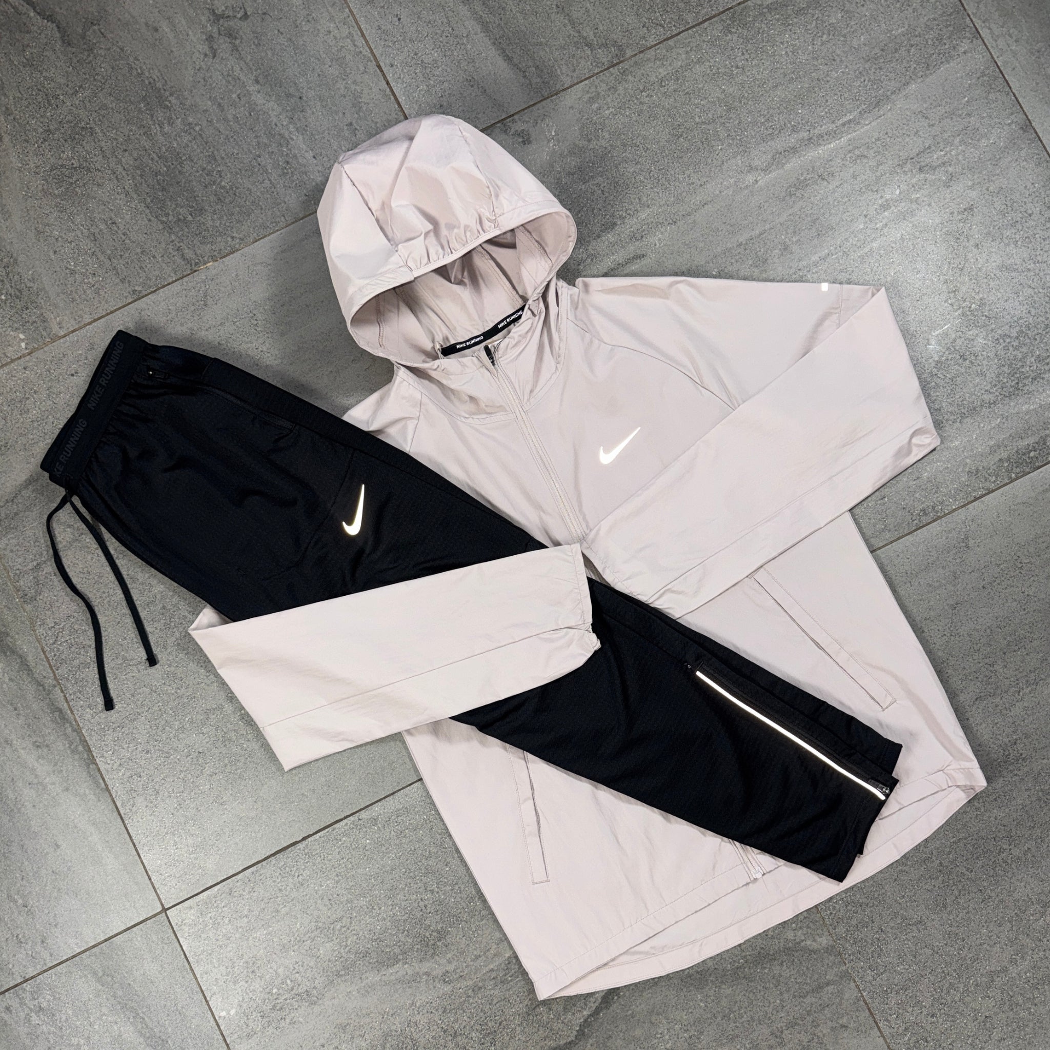 Nike Windrunner & Phenom Pants Set 'Cream/Black'