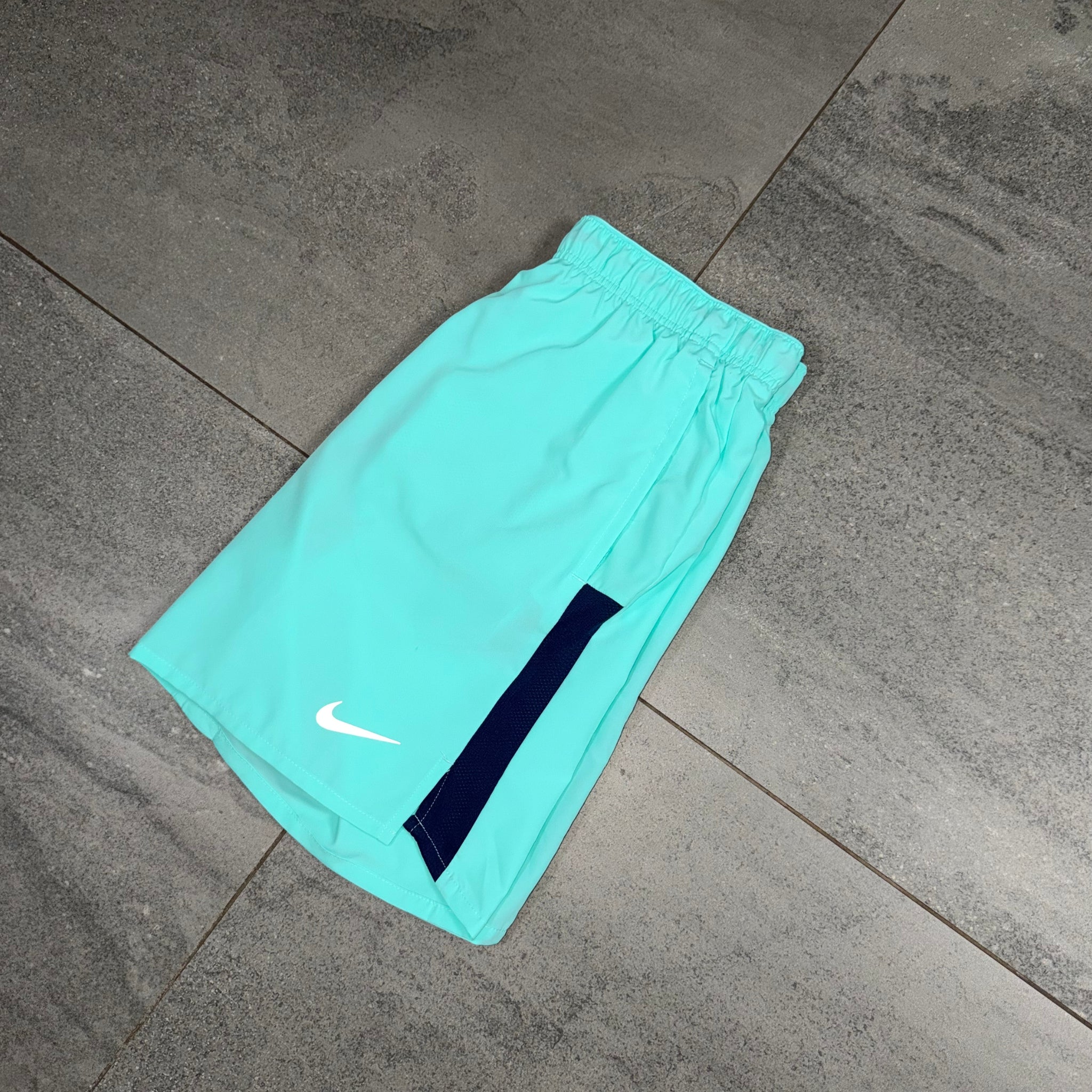 Nike Challenger Shorts 'Hyper Turquoise'