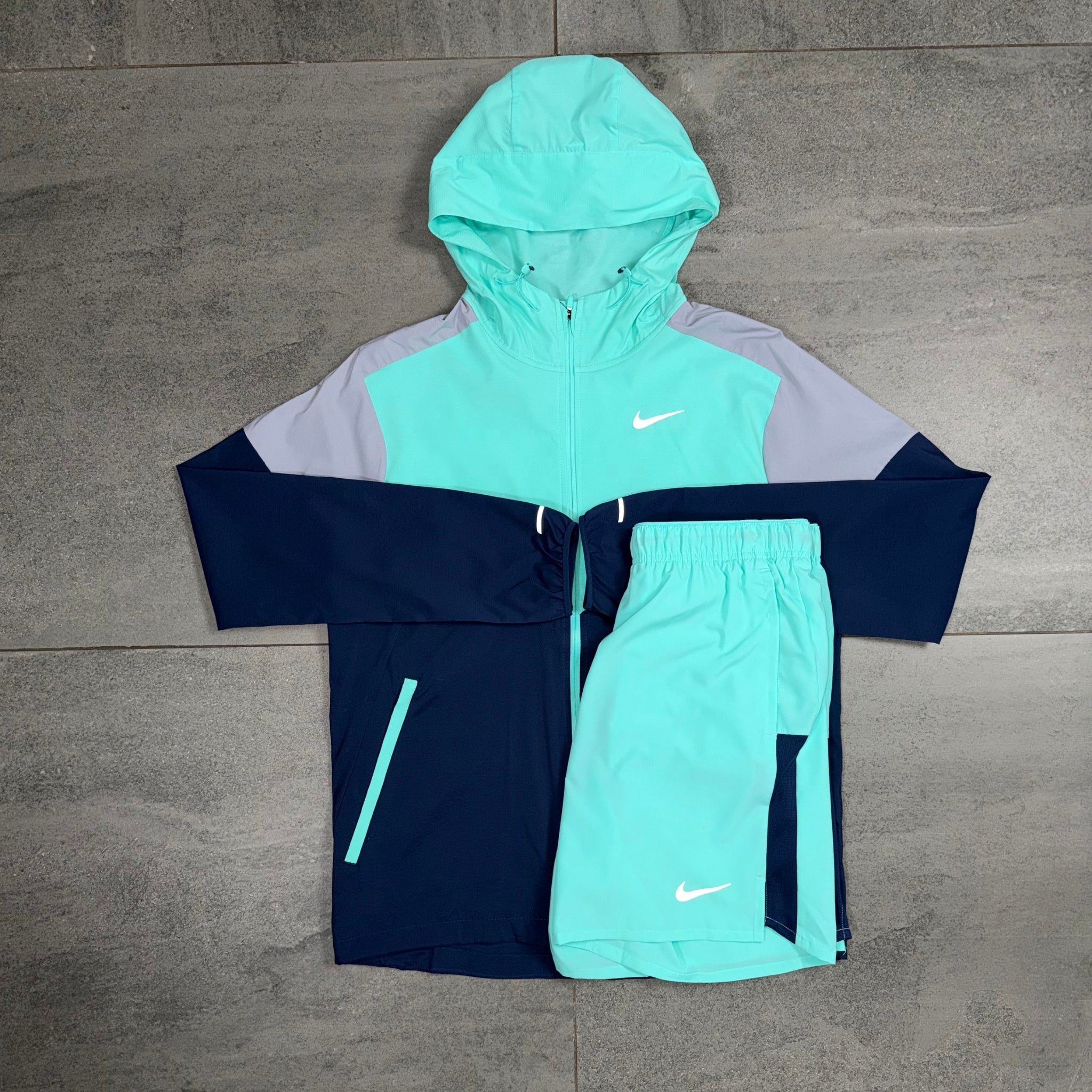Nike Windrunner & Challenger Shorts Set 'Hyper Turquoise'