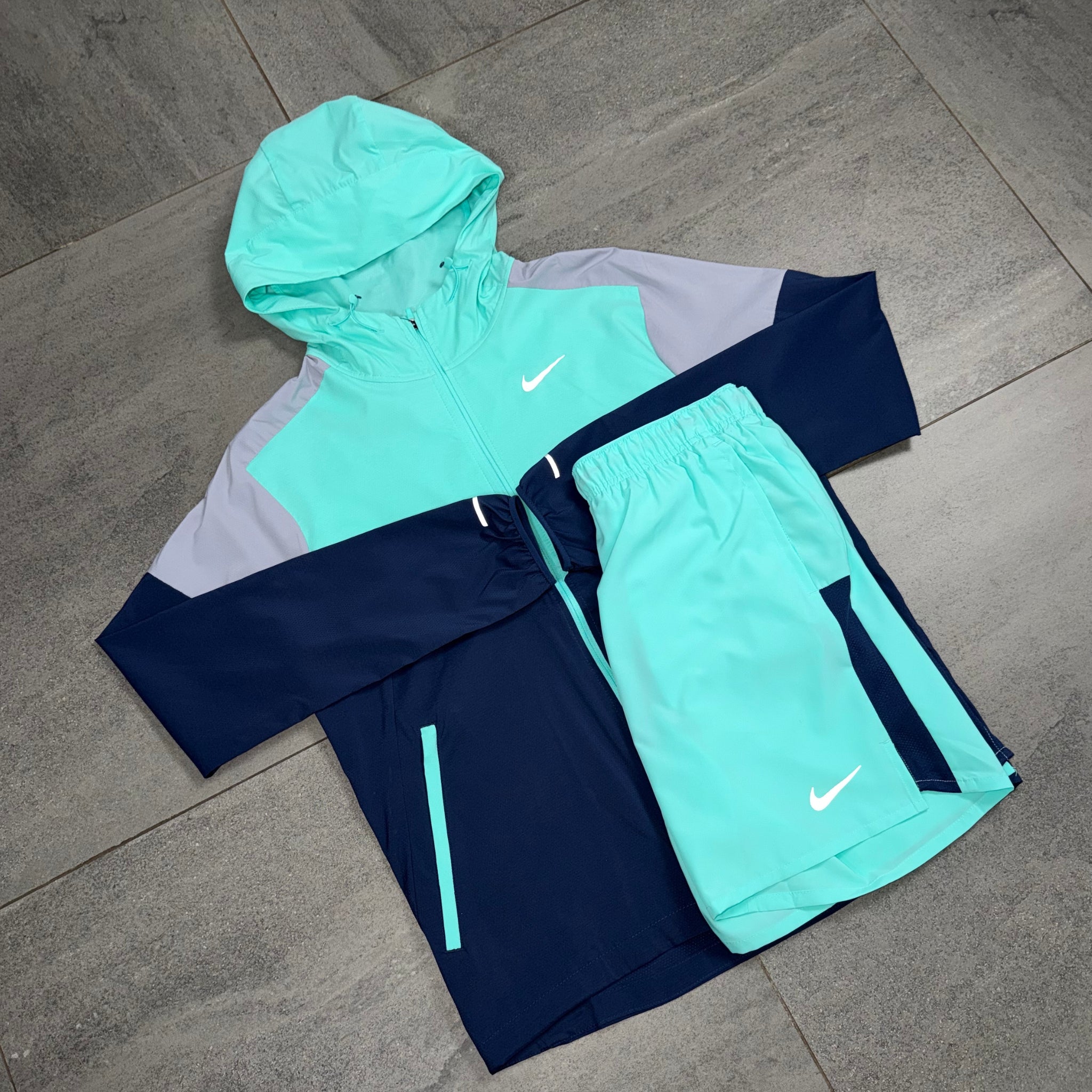 Nike Windrunner & Challenger Shorts Set 'Hyper Turquoise'
