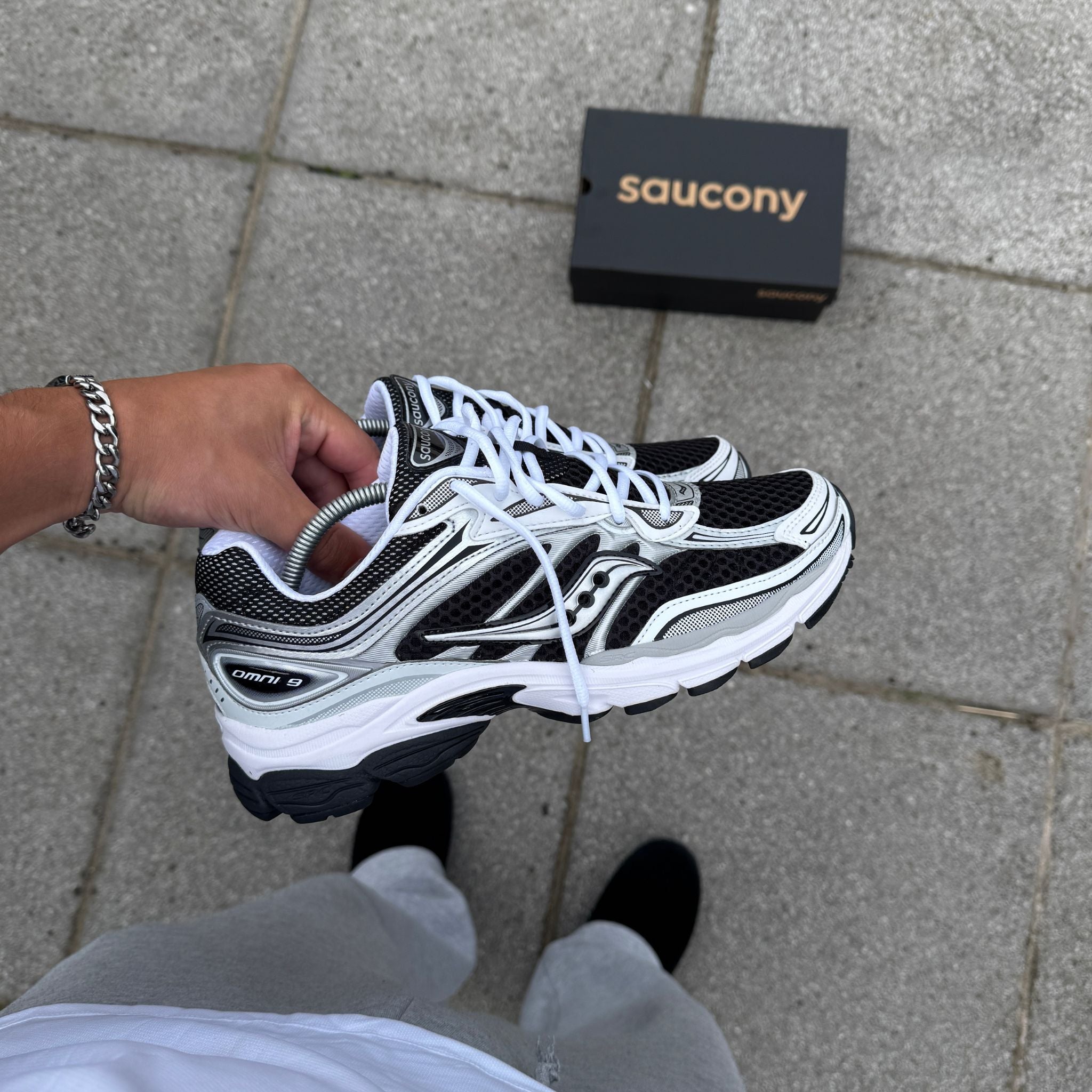 Saucony ProGrid Omni 9 'Black/White'