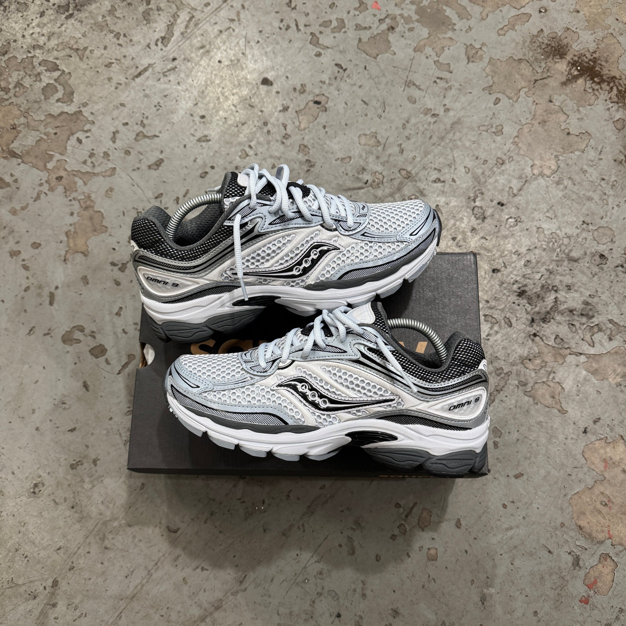 Saucony ProGrid Omni 9 'Microchip'