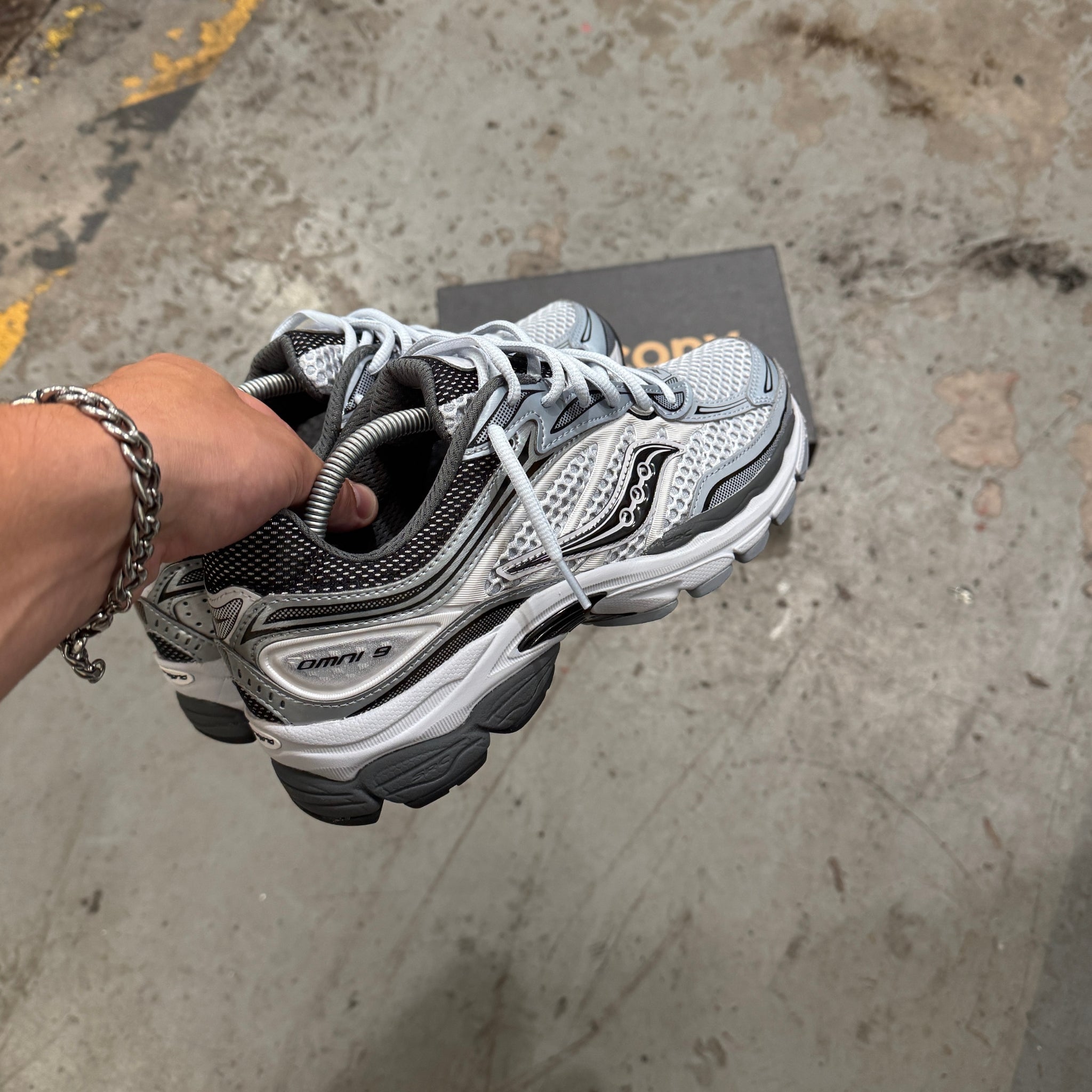 Saucony ProGrid Omni 9 'Microchip'