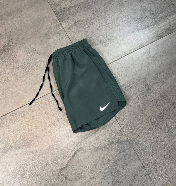 Nike Challenger Shorts 'Vintage Green'