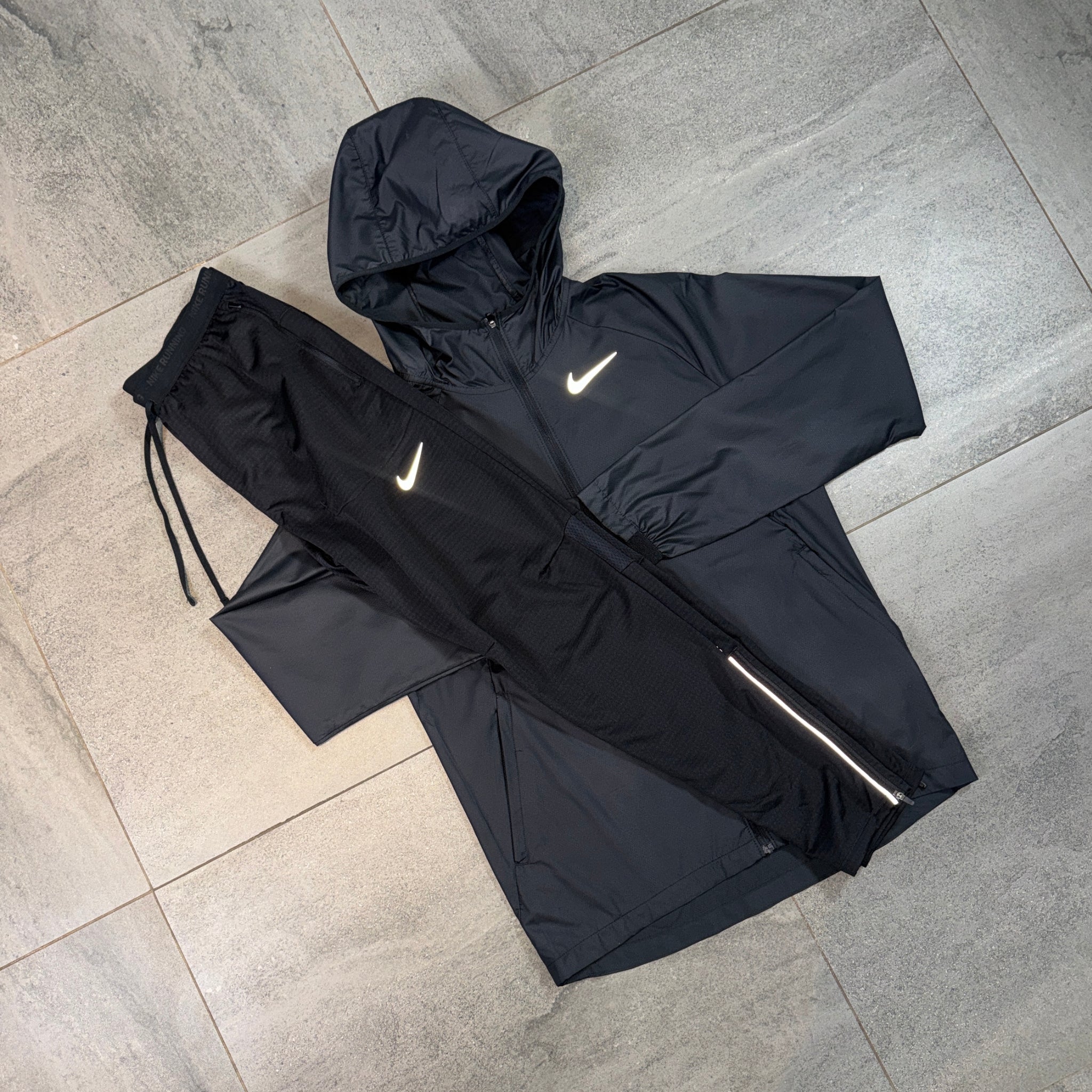 Nike Essential Windrunner & Phenom Pants Set 'Black'