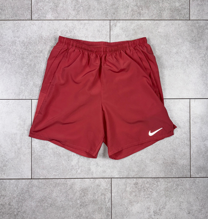 Nike Challenger 7 Inch Adobe Shorts