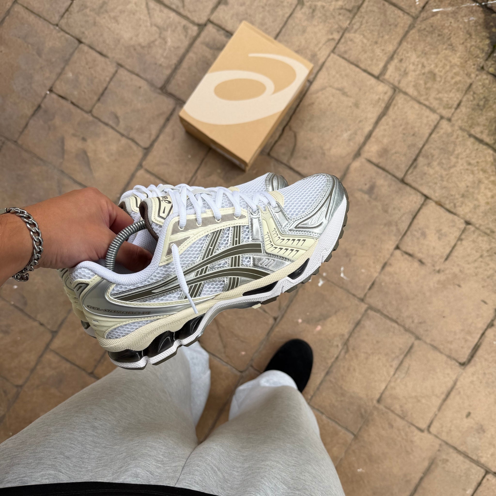 asics-gel-kayano-14-white-light-navy-main
