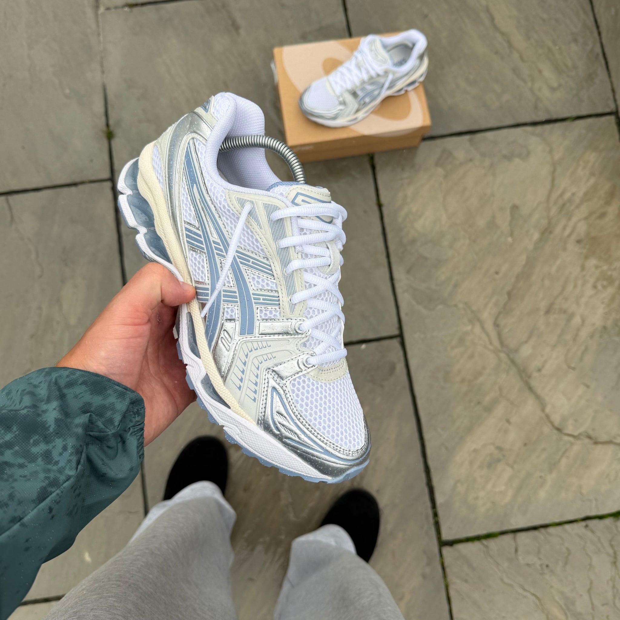 asics-gel-kayano-14-white-light-navy-profile