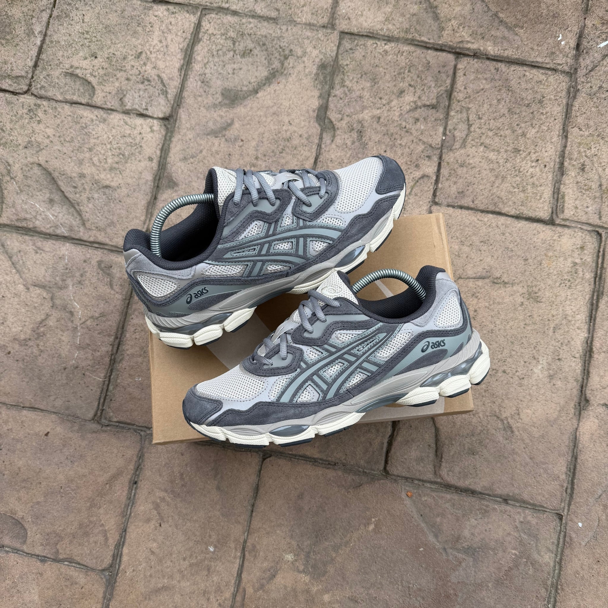 ASICS Gel-NYC Oatmeal Obsidian trainers pair