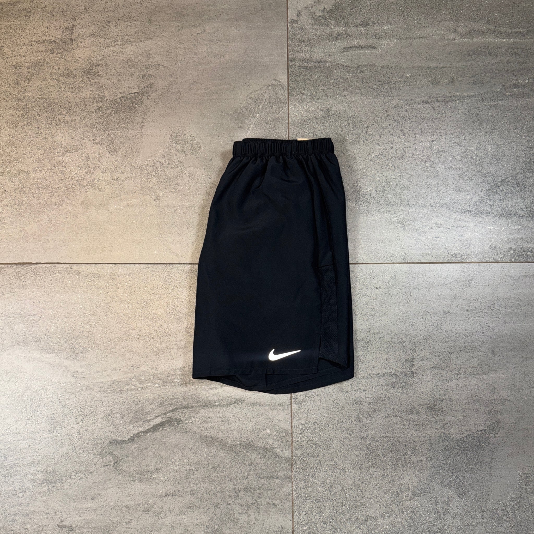 Nike Challenger Shorts Black men's running shorts front view