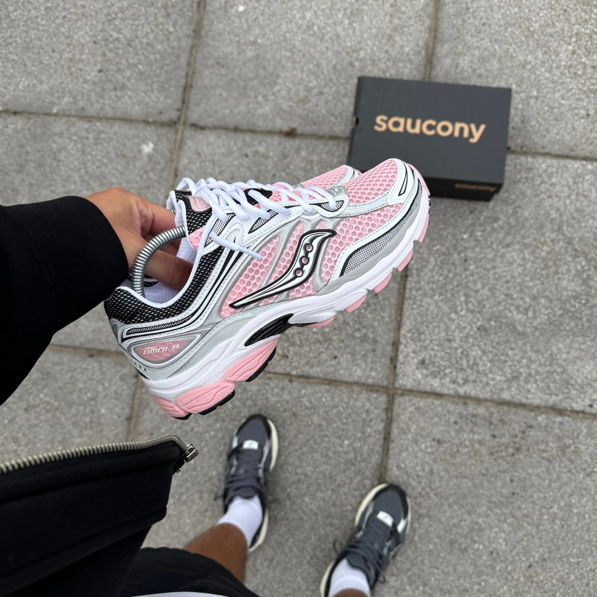 Saucony ProGrid Omni 9 White Touch pink and white trainers